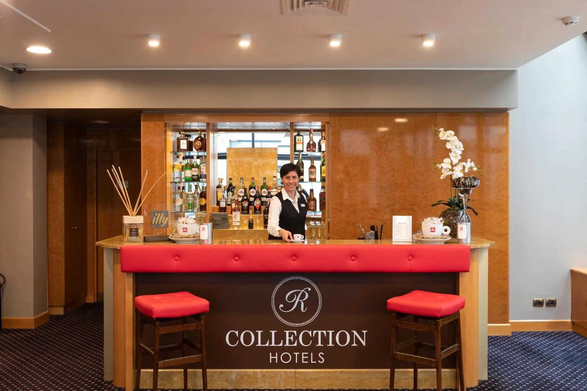 Lounge or bar in City Life Hotel Poliziano, by R Collection Hotels