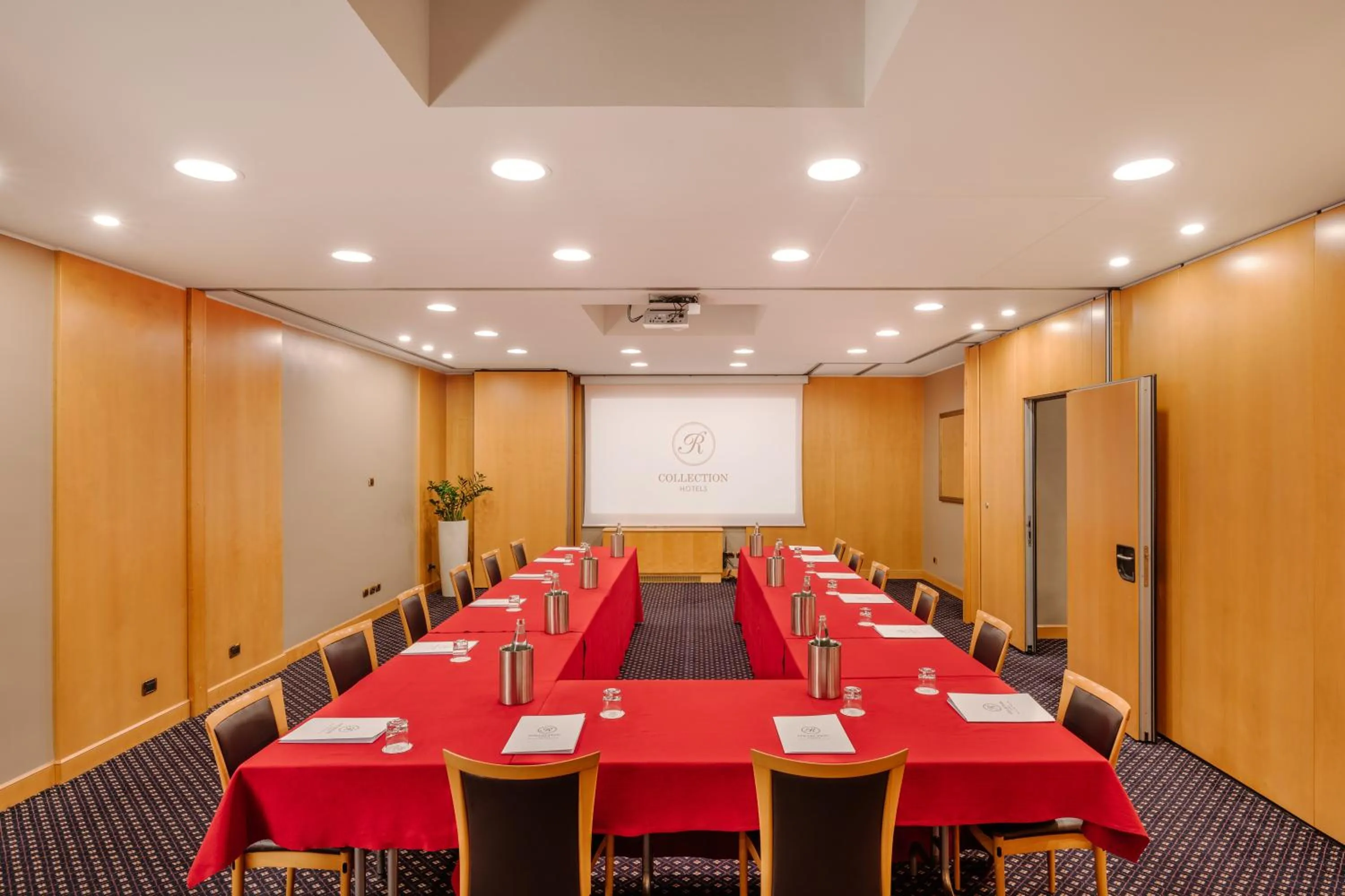 Meeting/conference room in City Life Hotel Poliziano, by R Collection Hotels