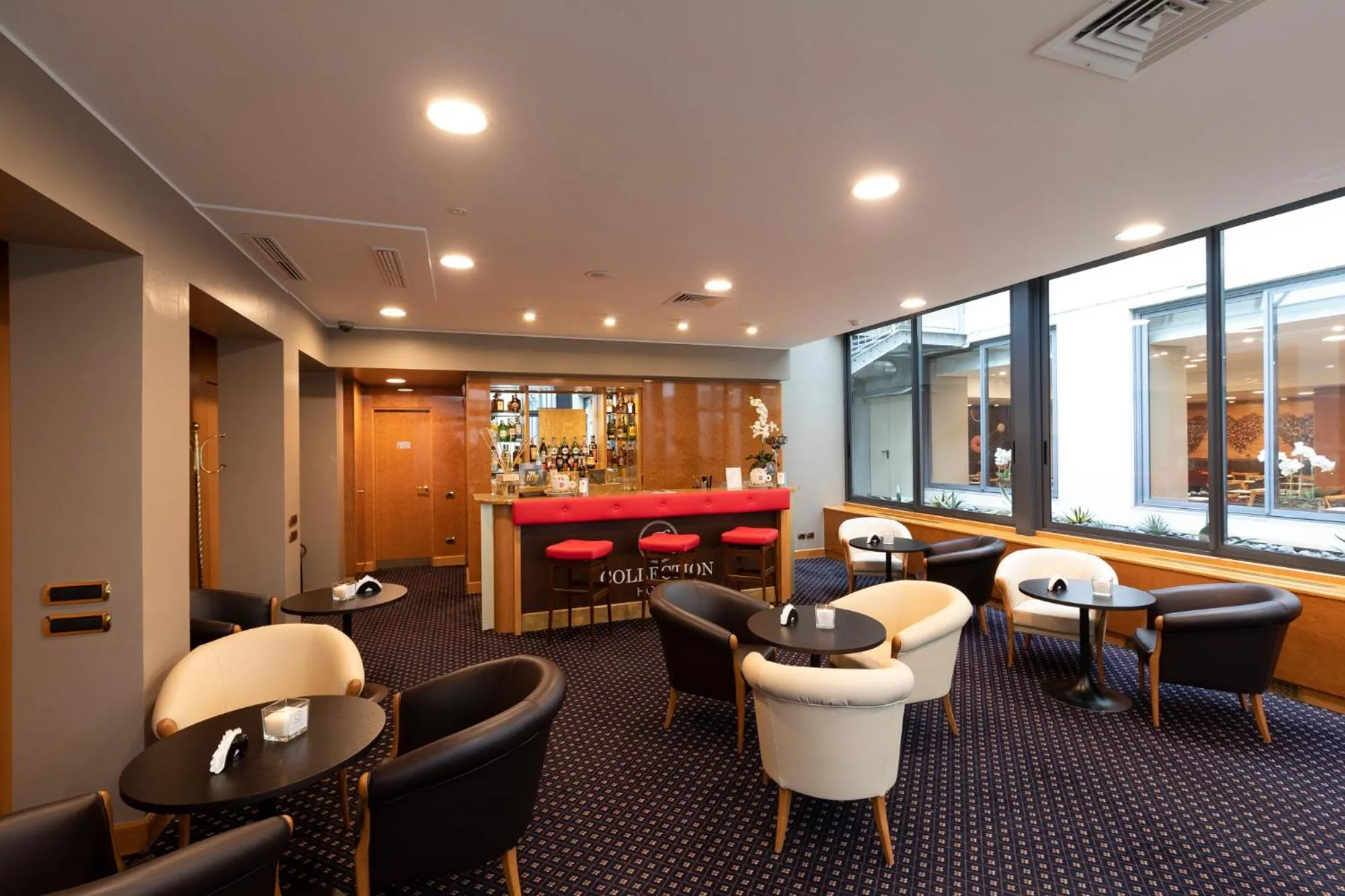 Lounge or bar in City Life Hotel Poliziano, by R Collection Hotels