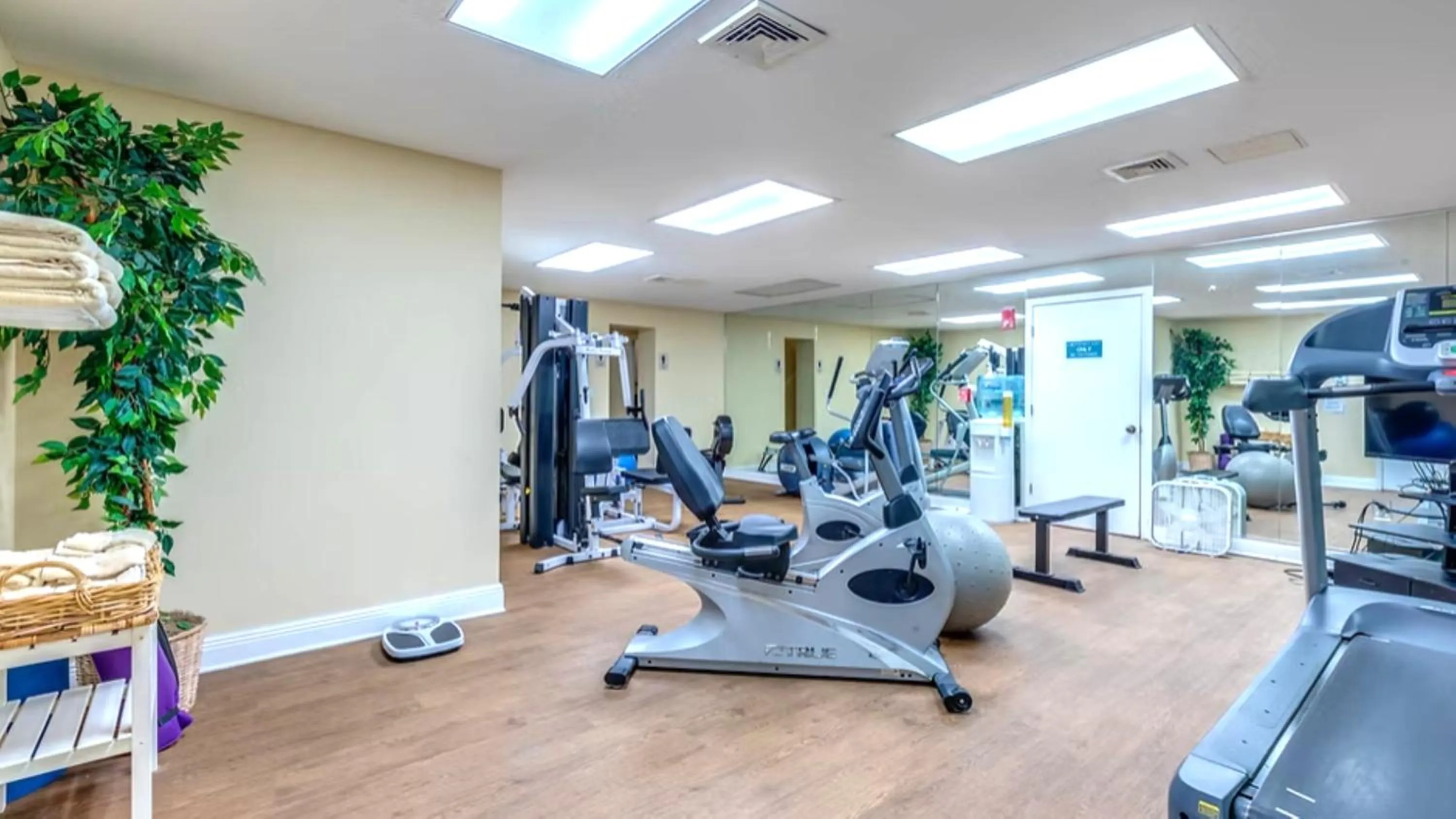 Fitness centre/facilities in Destin Holiday Beach Resort