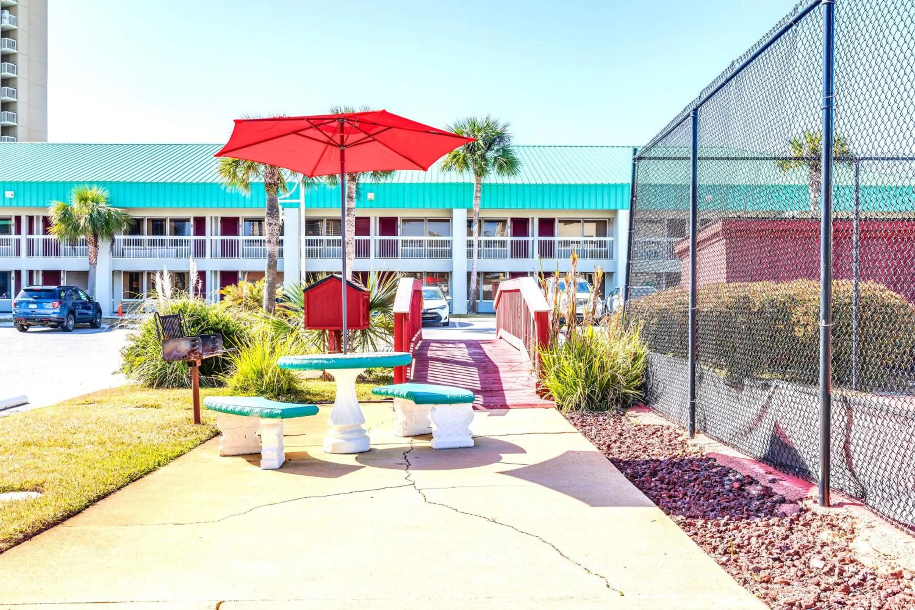 BBQ facilities in Destin Holiday Beach Resort
