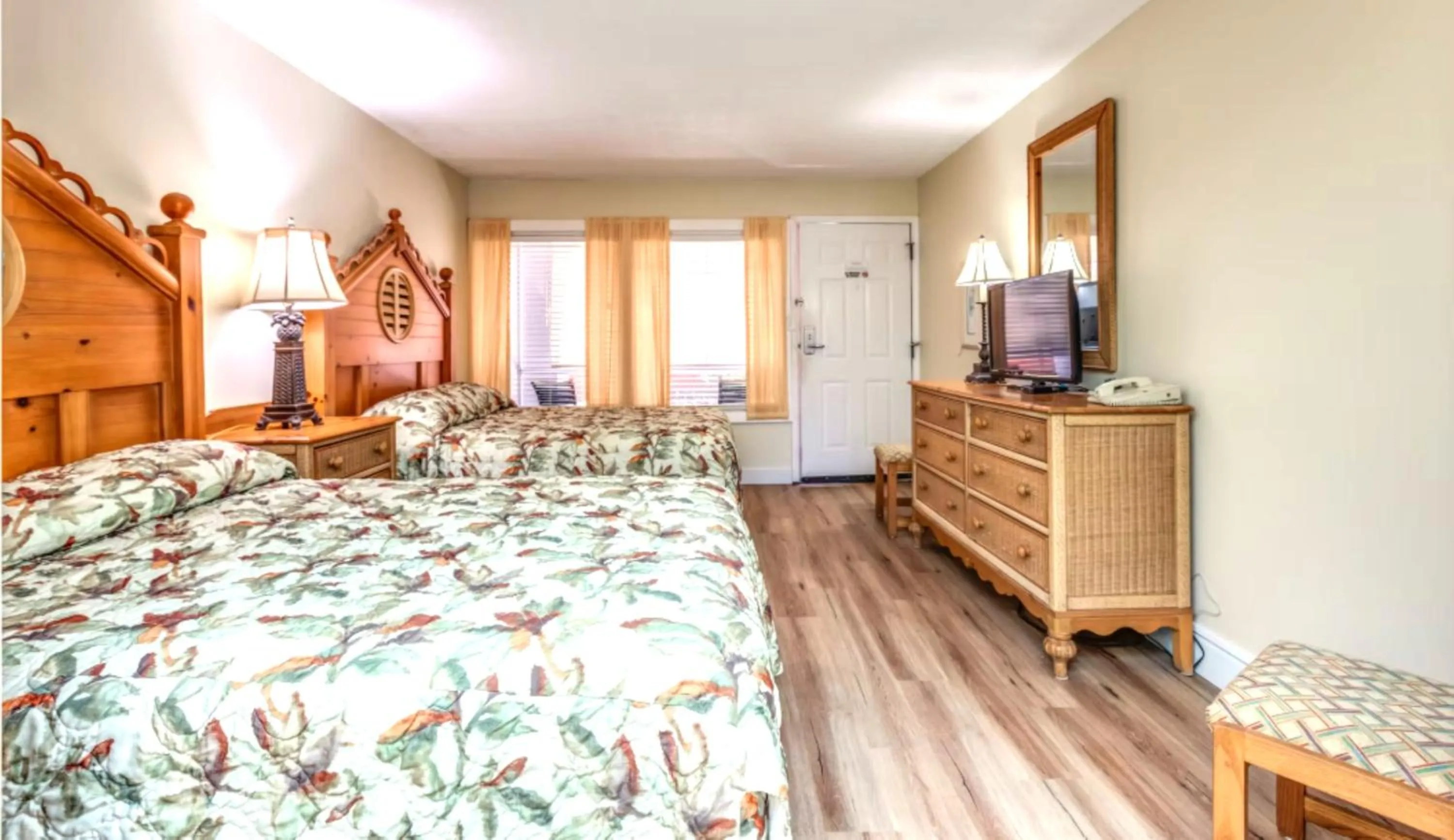 Bed in Destin Holiday Beach Resort