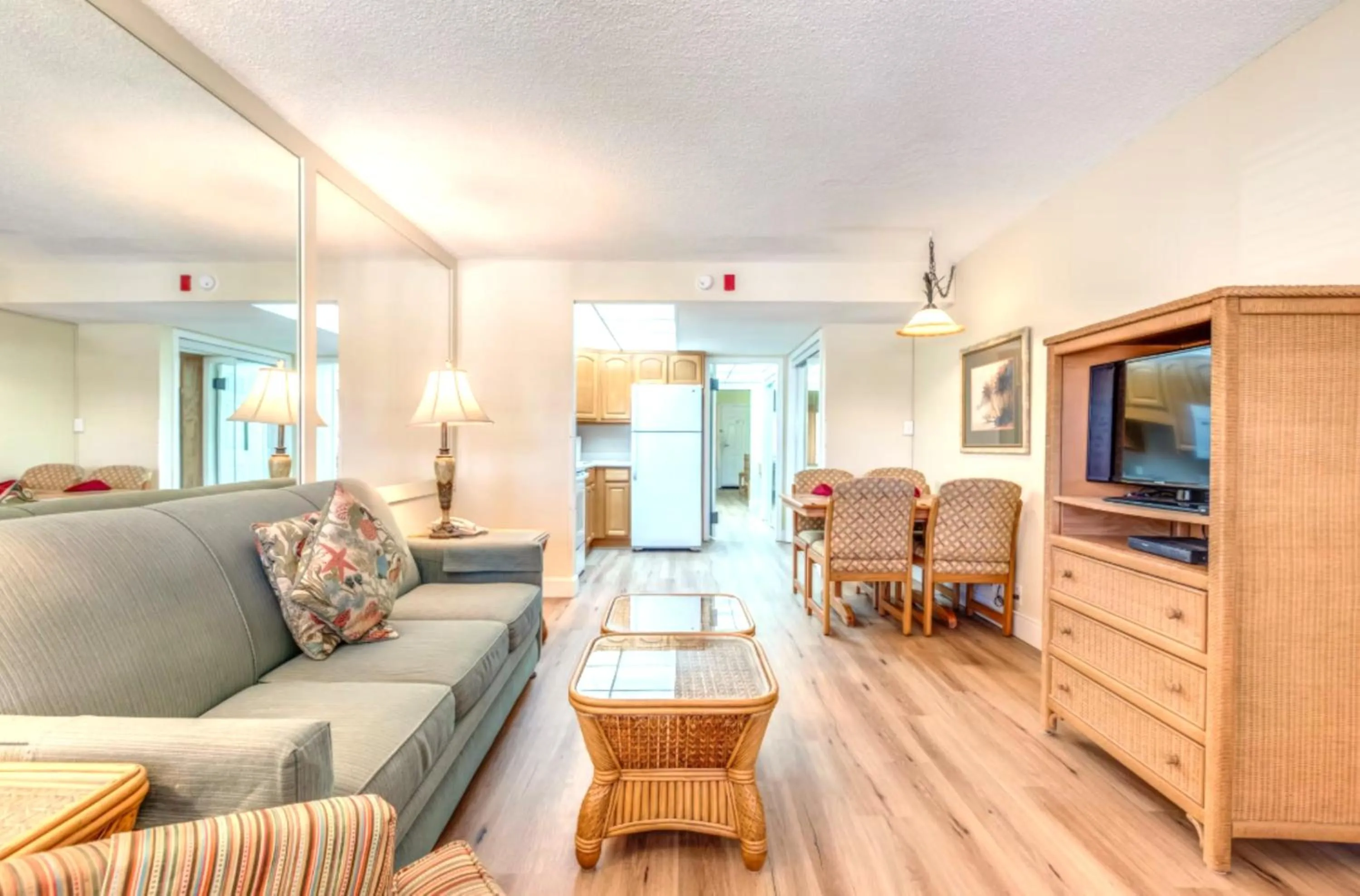 Living room in Destin Holiday Beach Resort