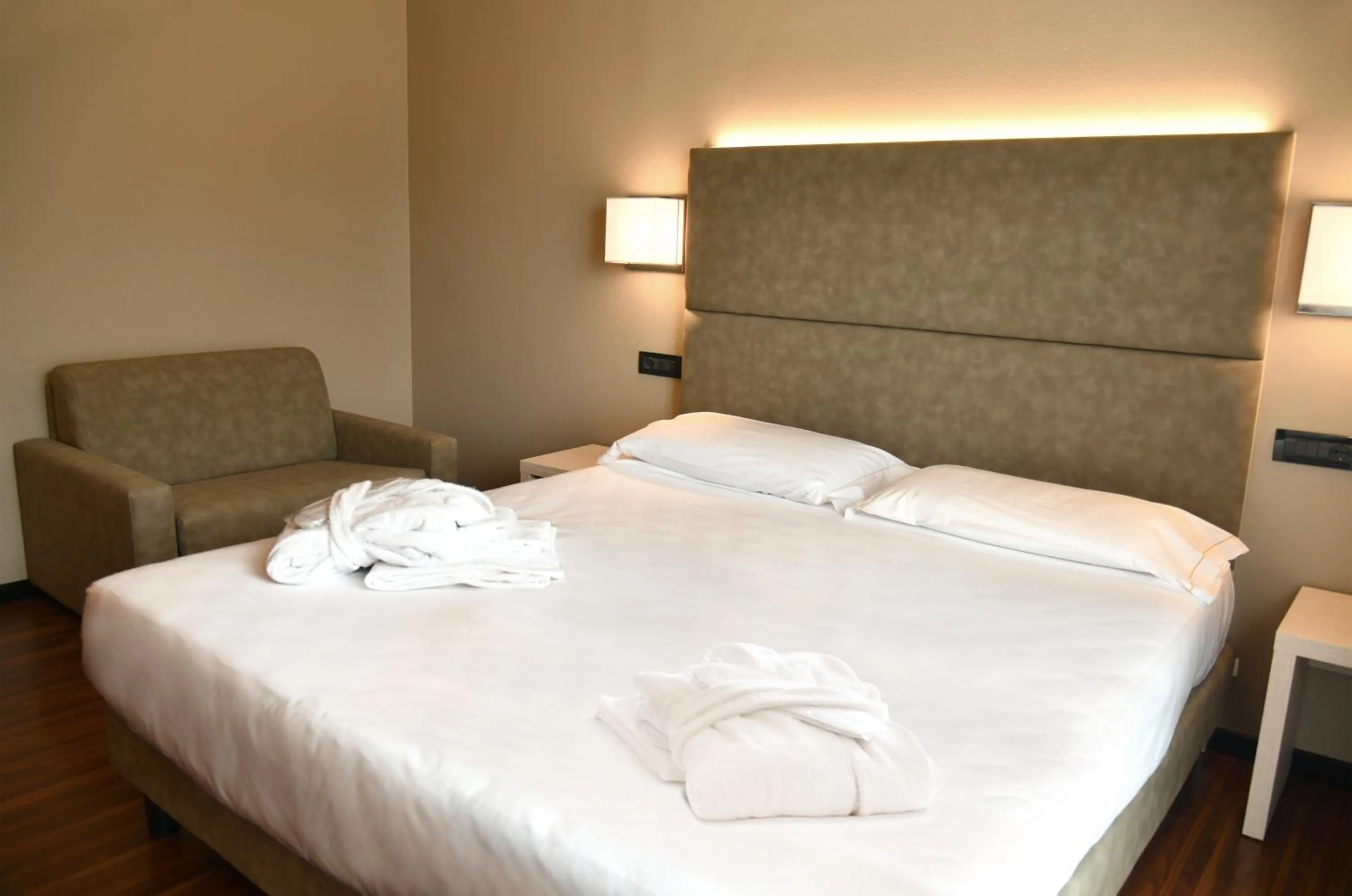 Photo of the whole room, Bed in Yachting Hotel Mistral