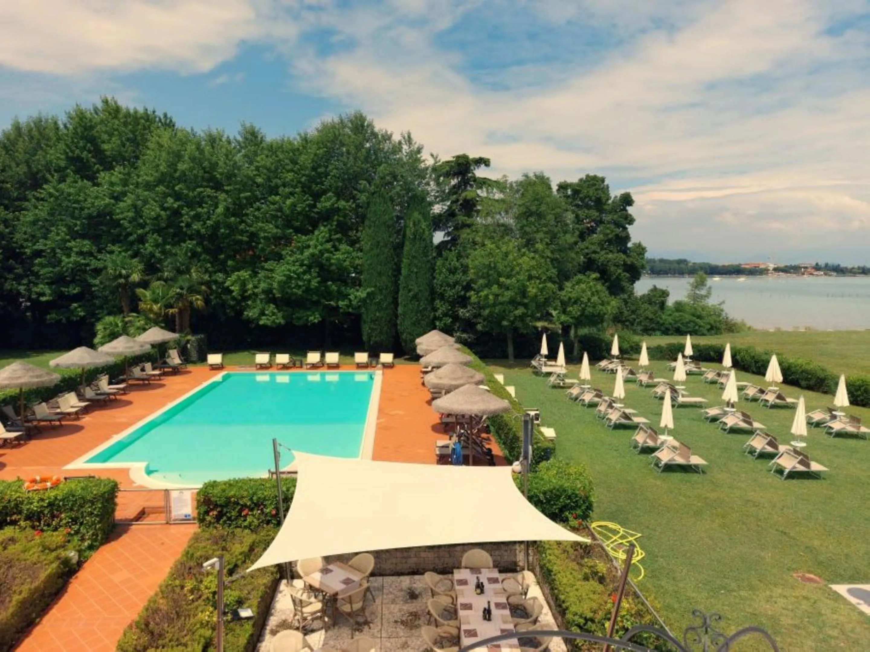 Swimming pool in Yachting Hotel Mistral