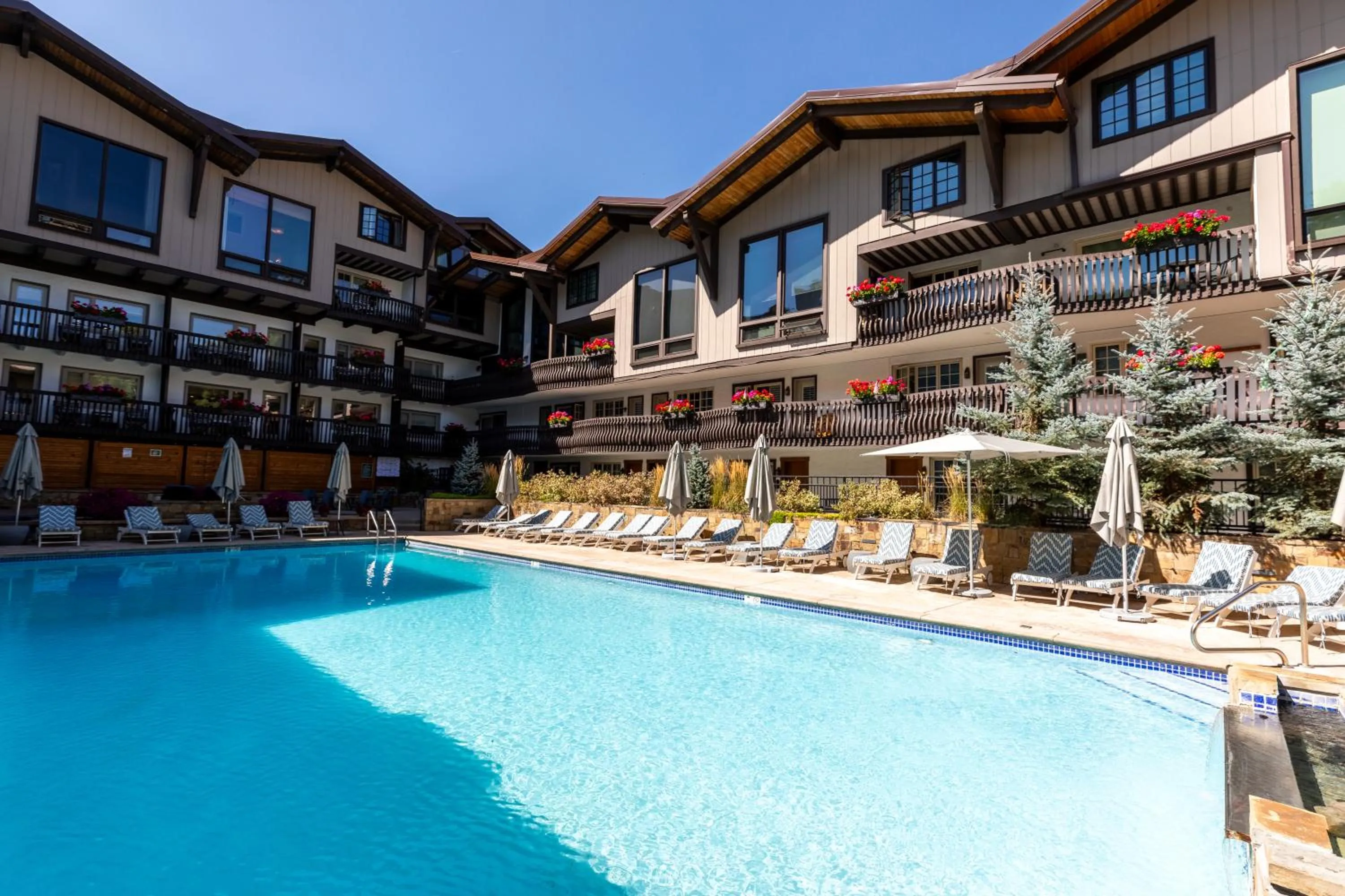 Swimming pool in Lodge at Vail Condominiums