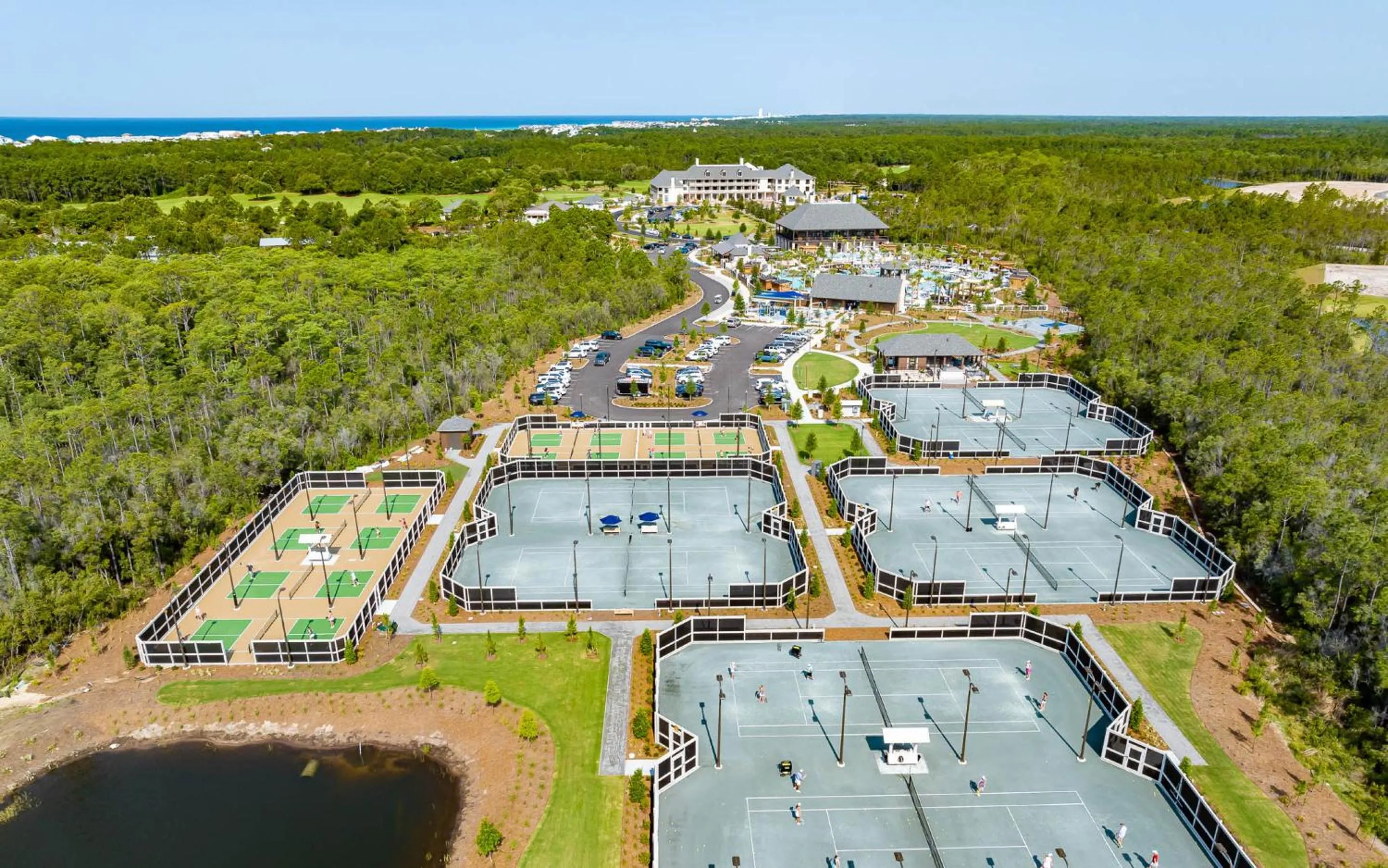 Property building in Camp Creek Inn
