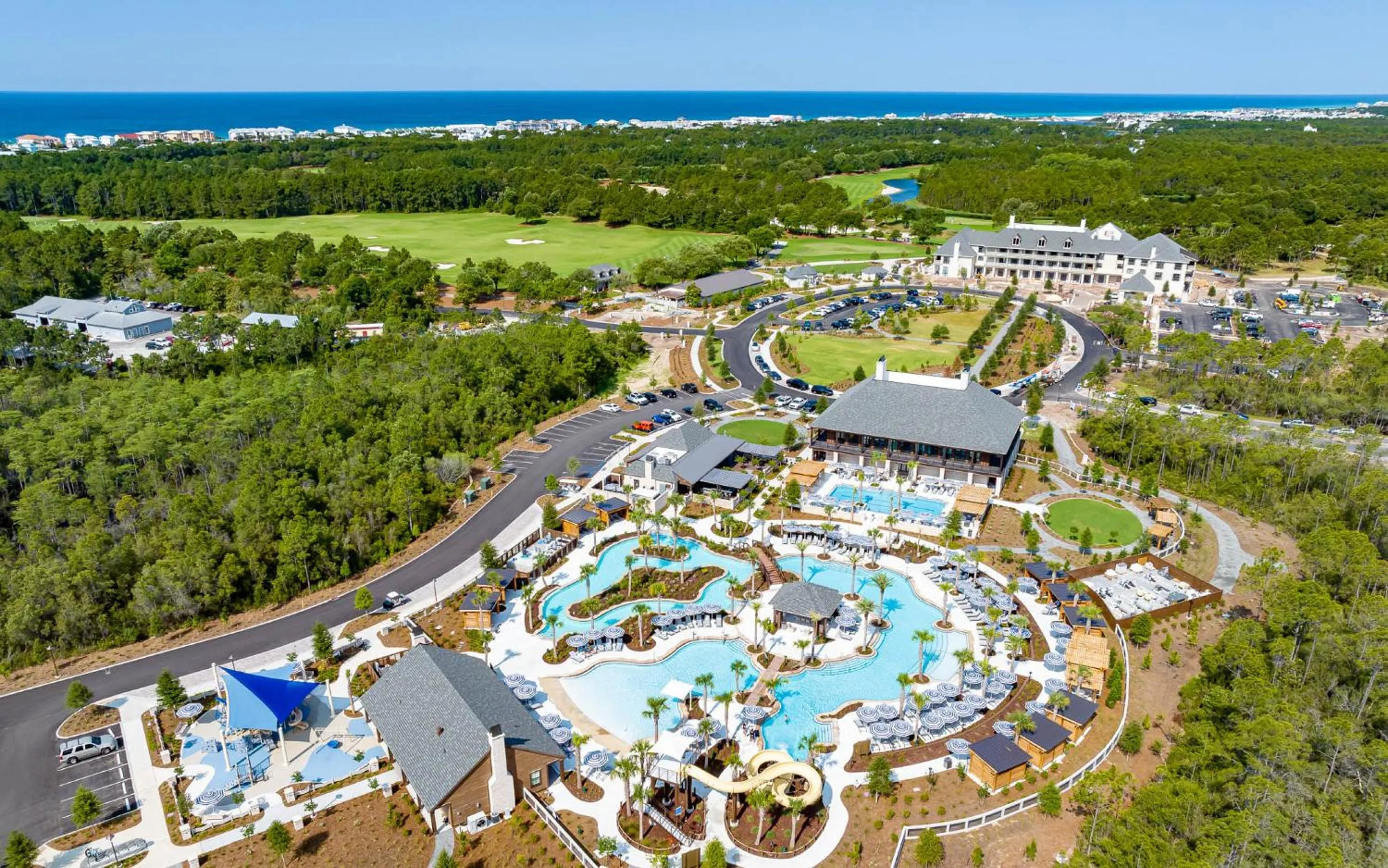 Swimming pool in Camp Creek Inn
