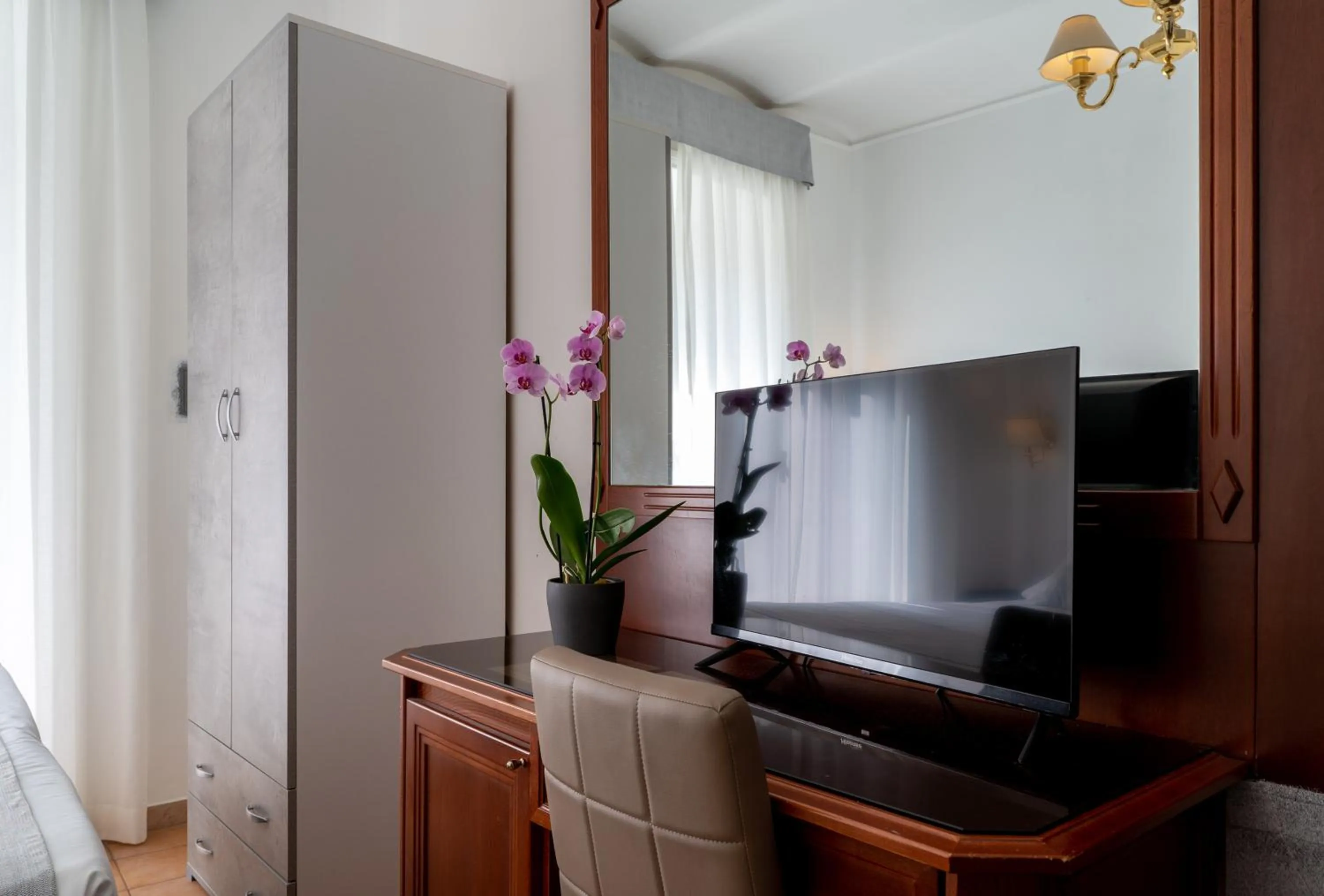 TV and multimedia in Hotel Gabriella