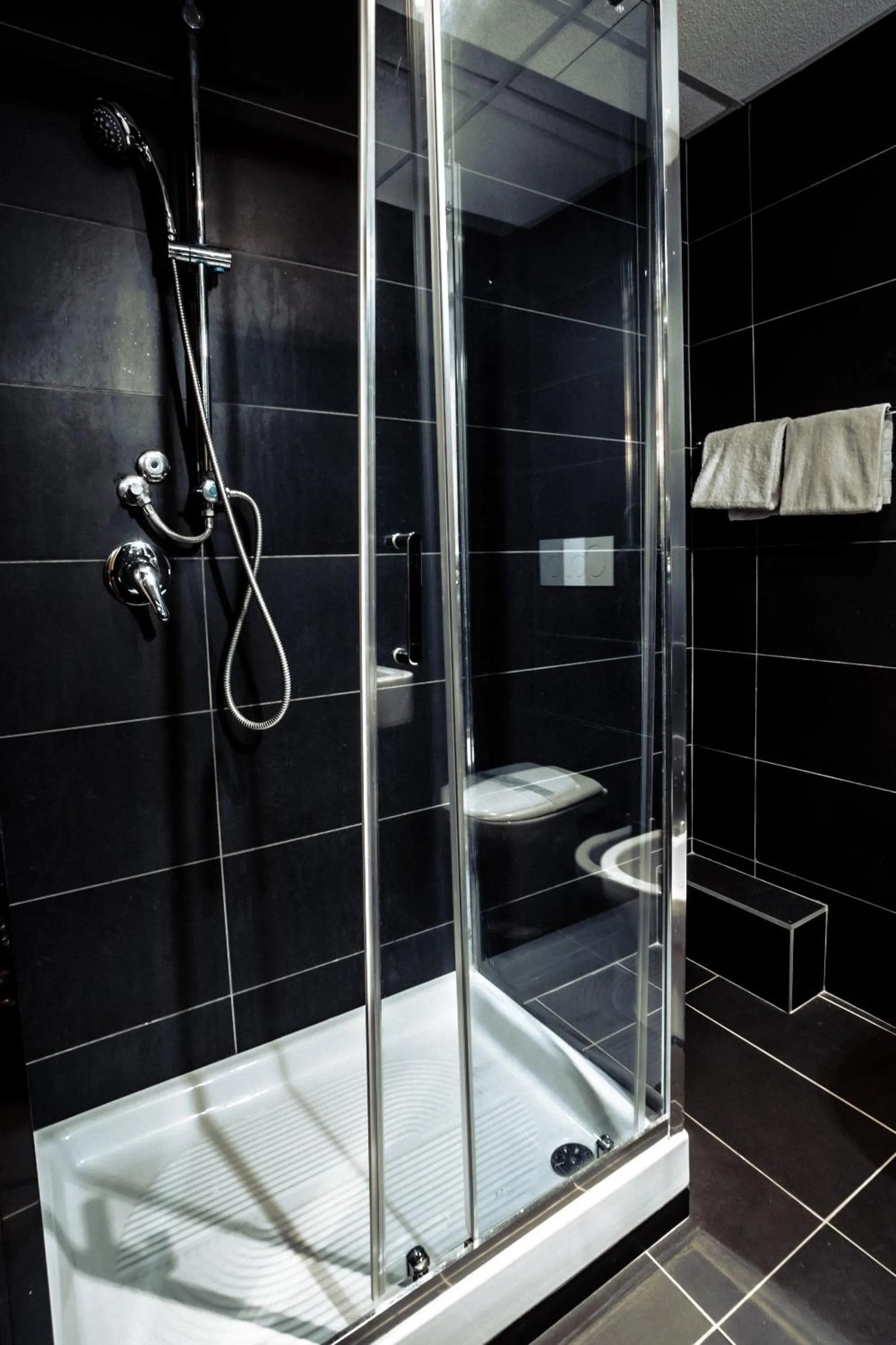 Shower in Hotel Gabriella