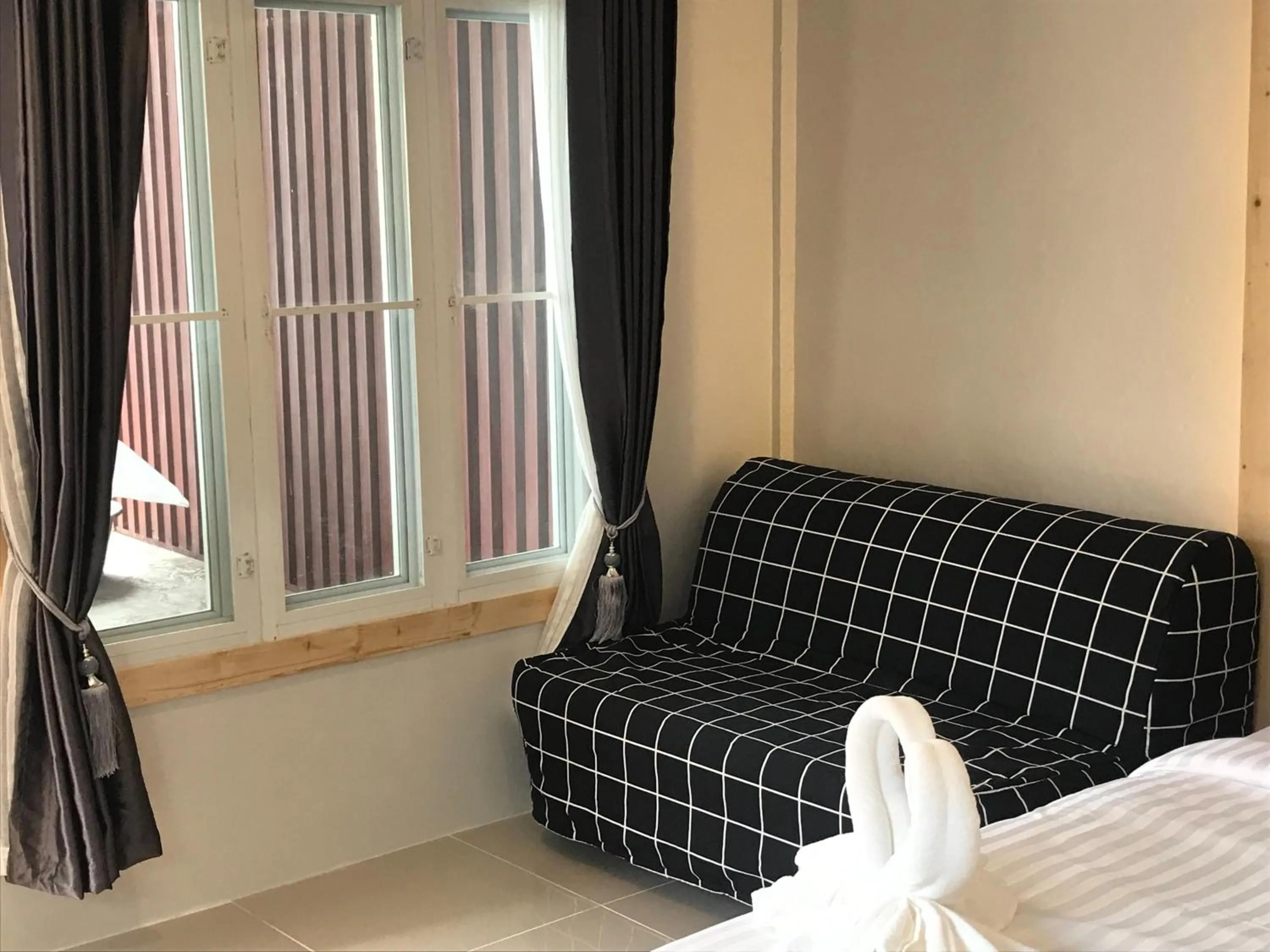 Area and facilities, Bed in Lipe Garden Beach Resort