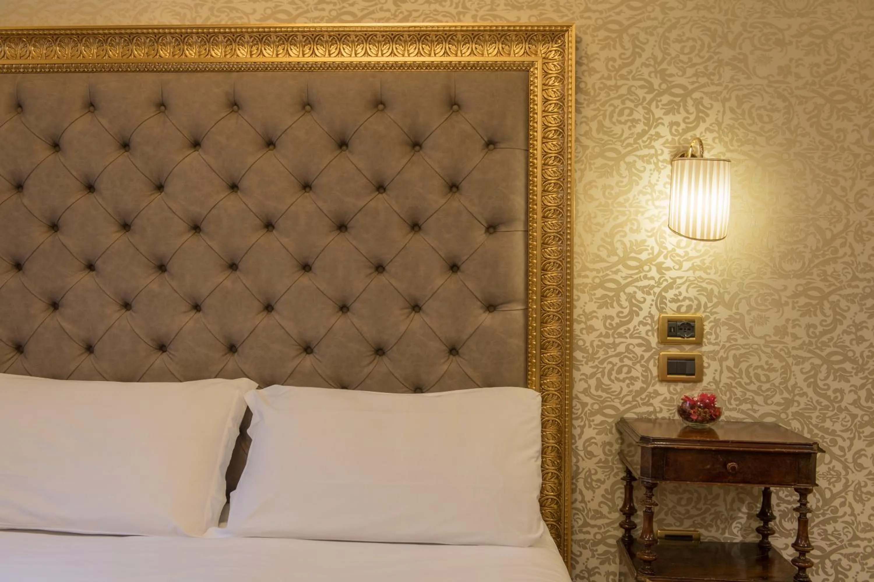 Bedroom, Bed in Palazzo Bembo - Exclusive Accommodation