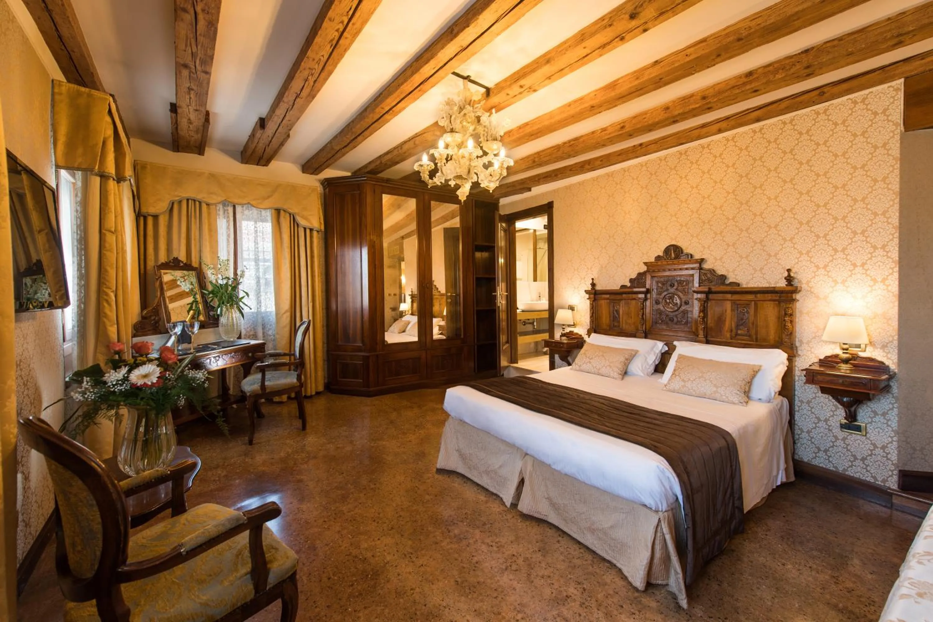 Bedroom, Bed in Palazzo Bembo - Exclusive Accommodation