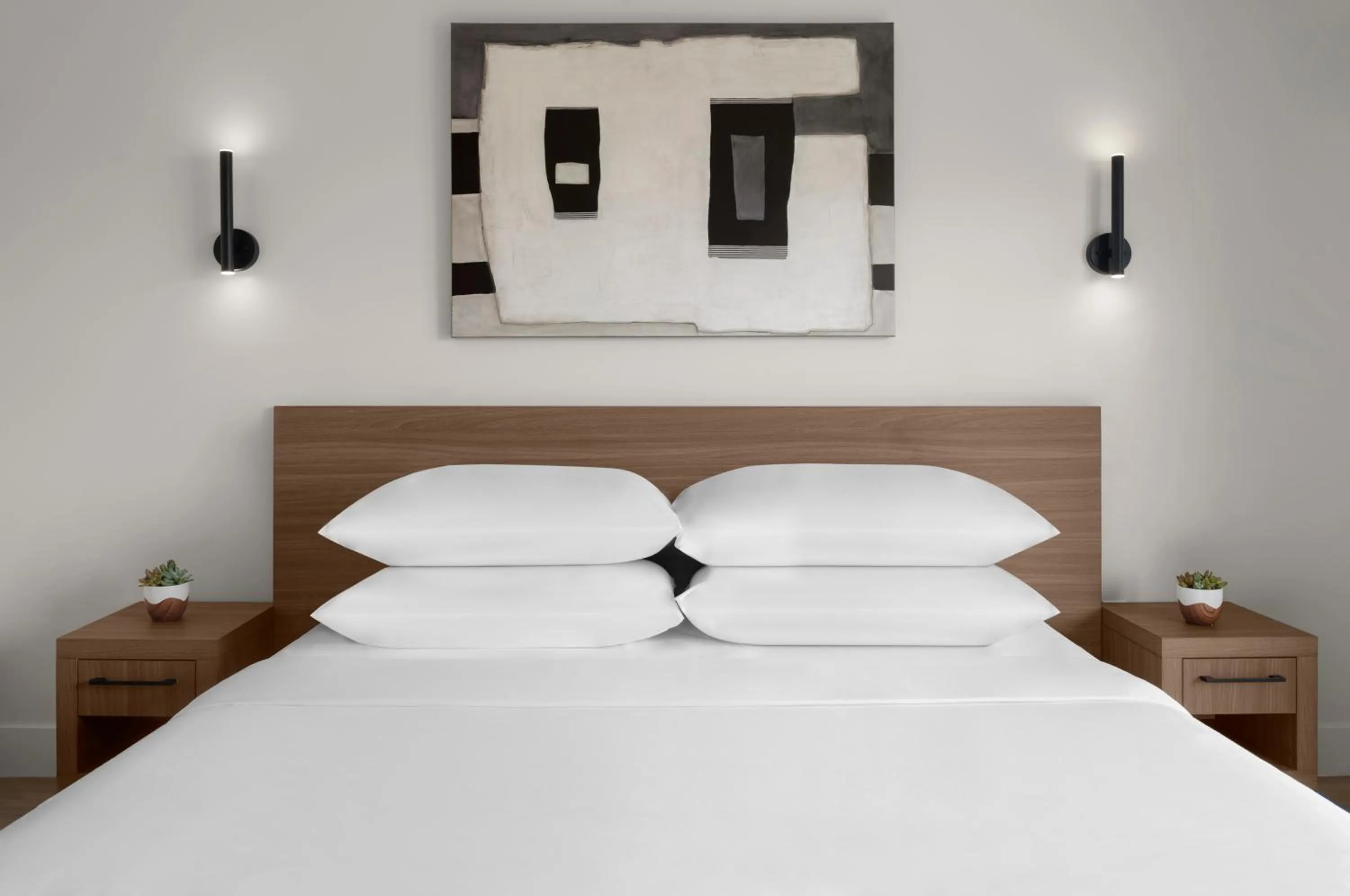 Bed in The Lum Hotel Los Angeles Stadium District