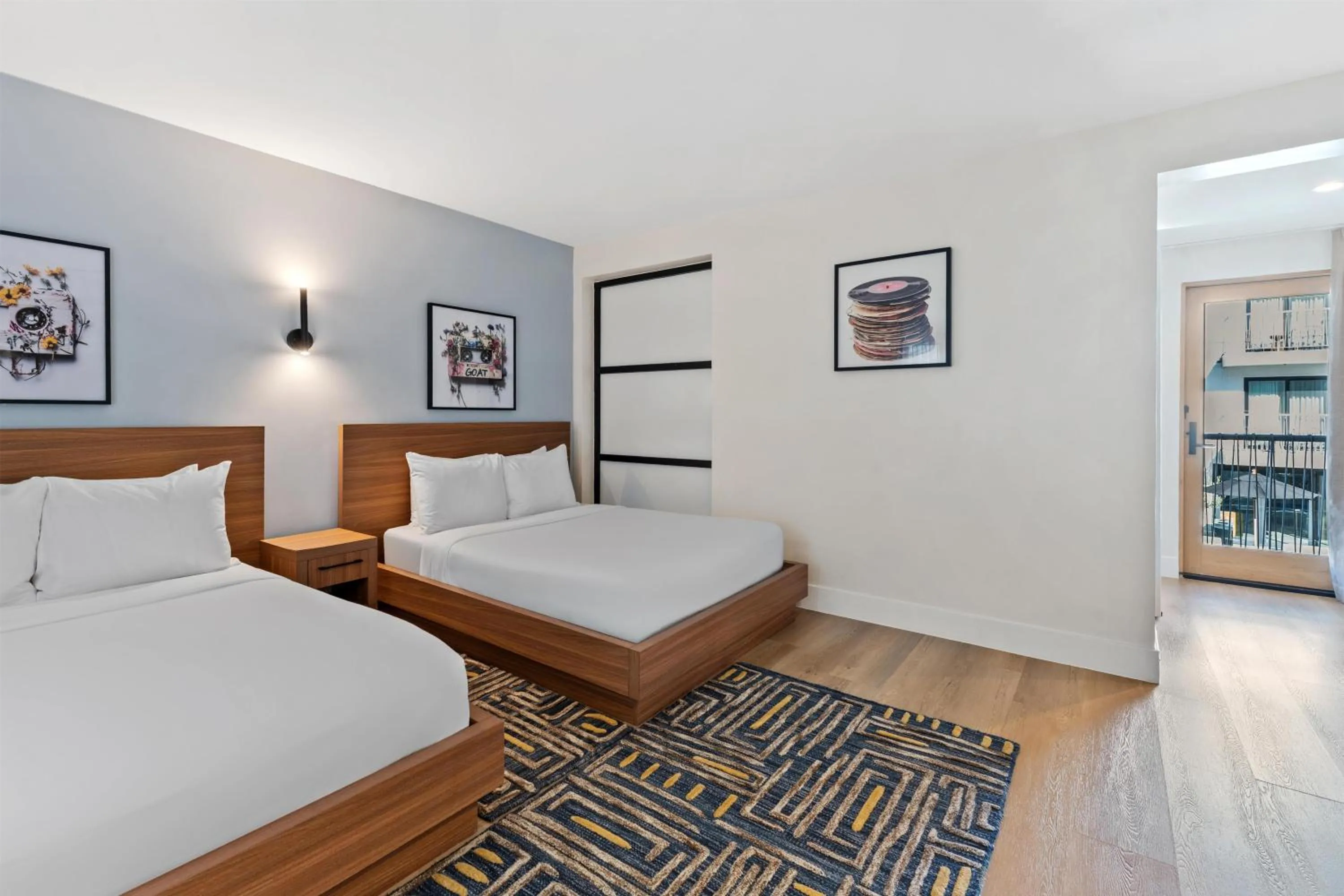 Bed in The Lum Hotel Los Angeles Stadium District