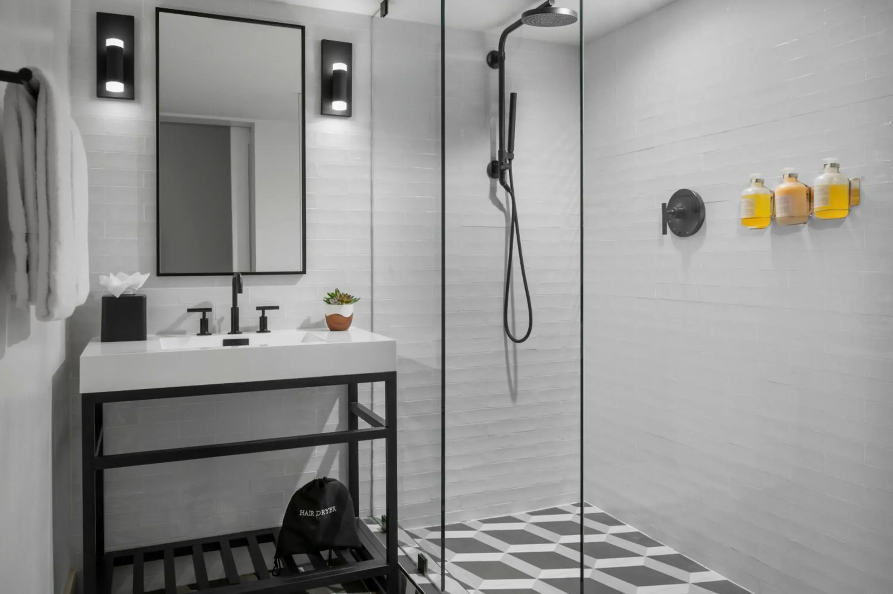 Twin Guest Room with Two Twin Bunk Beds - single occupancy - Balcony in The Lum Hotel Los Angeles Stadium District Twin Guest Room with Two Twin Bunk Beds - single occupancy - Balcony in The Lum Hotel Los Angeles Stadium District