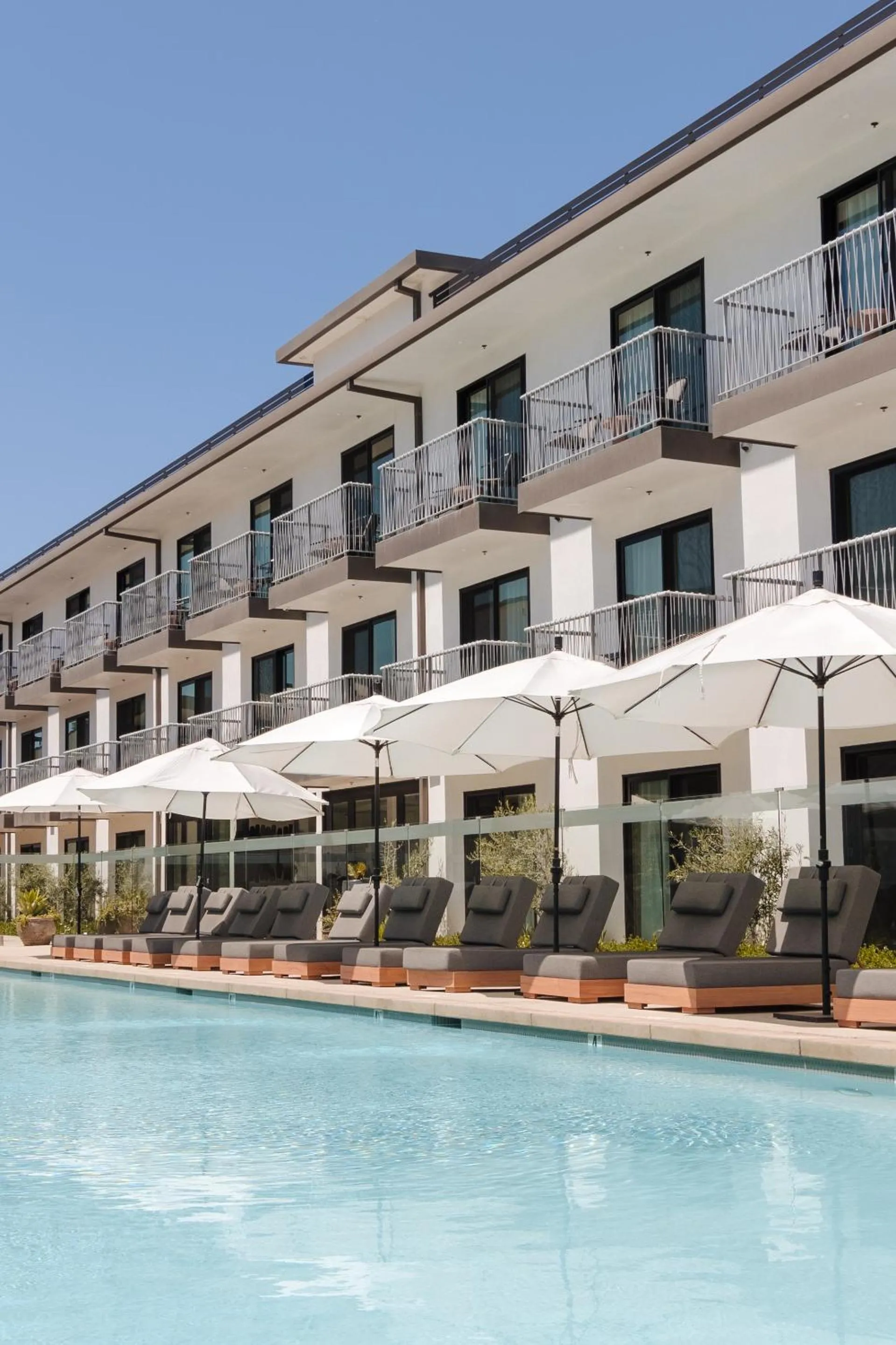 Swimming pool in The Lum Hotel Los Angeles Stadium District