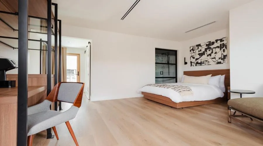 Seating area, Bed in The Lum Hotel Los Angeles Stadium District