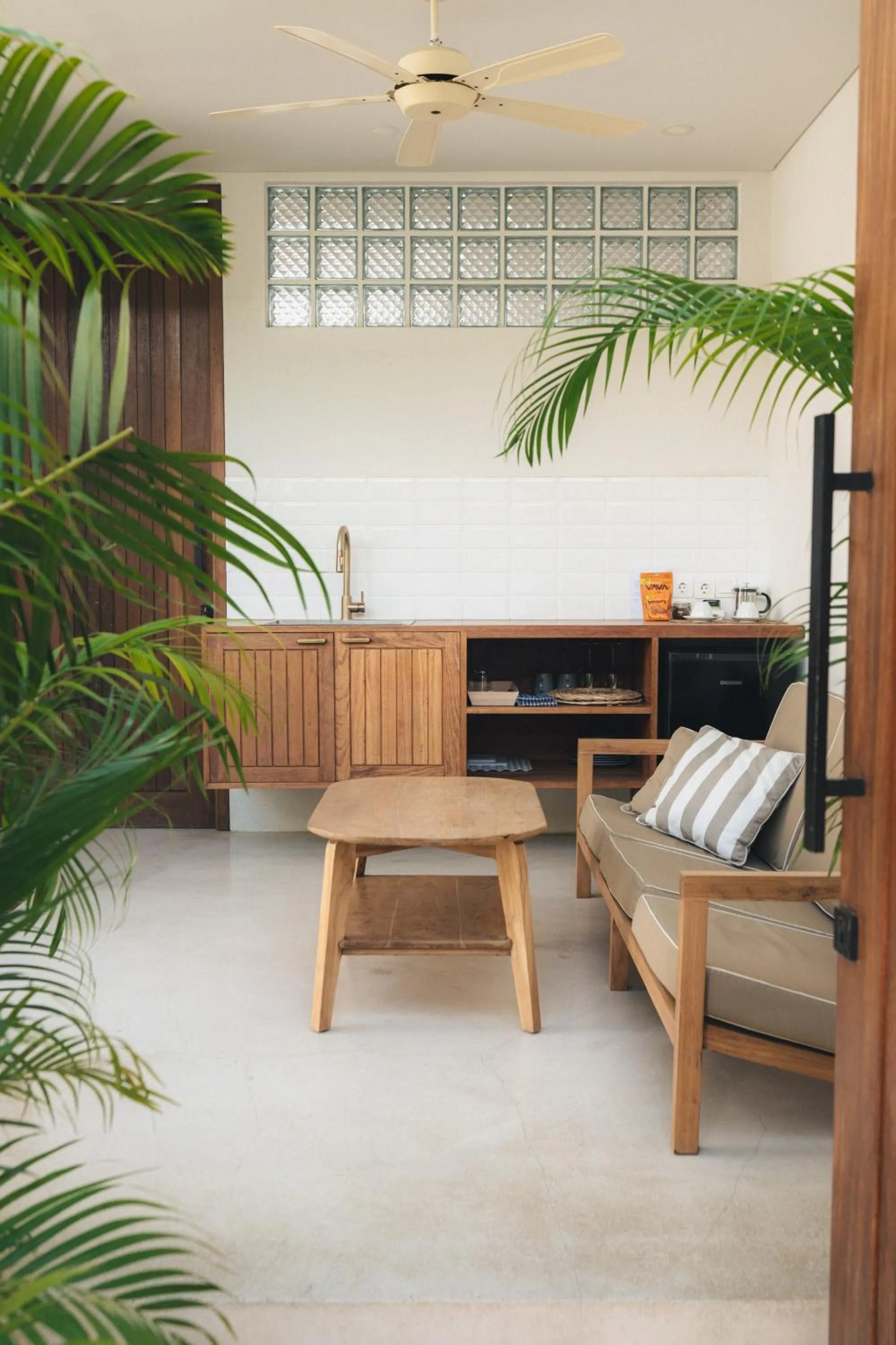 Adults-Only Luxury Studio Private Pool & Free Gym