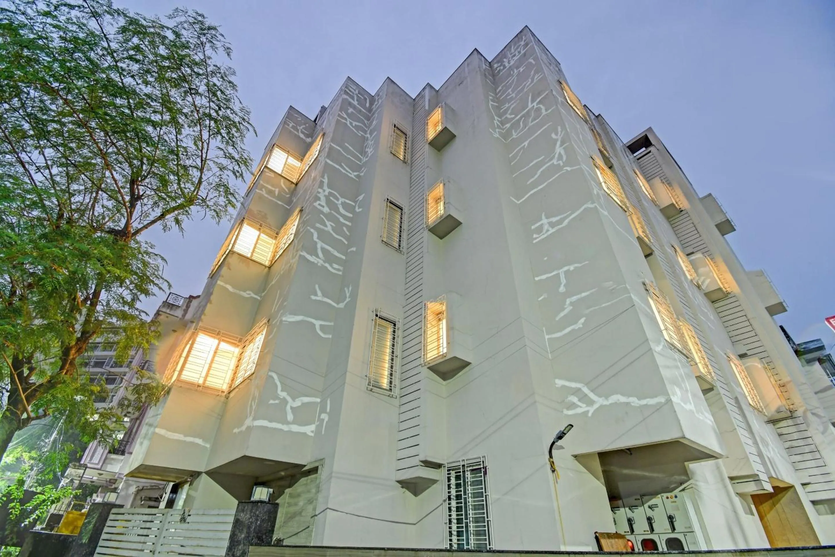 Facade/entrance in Super Townhouse Hotel All In One Near City Centre Salt Lake