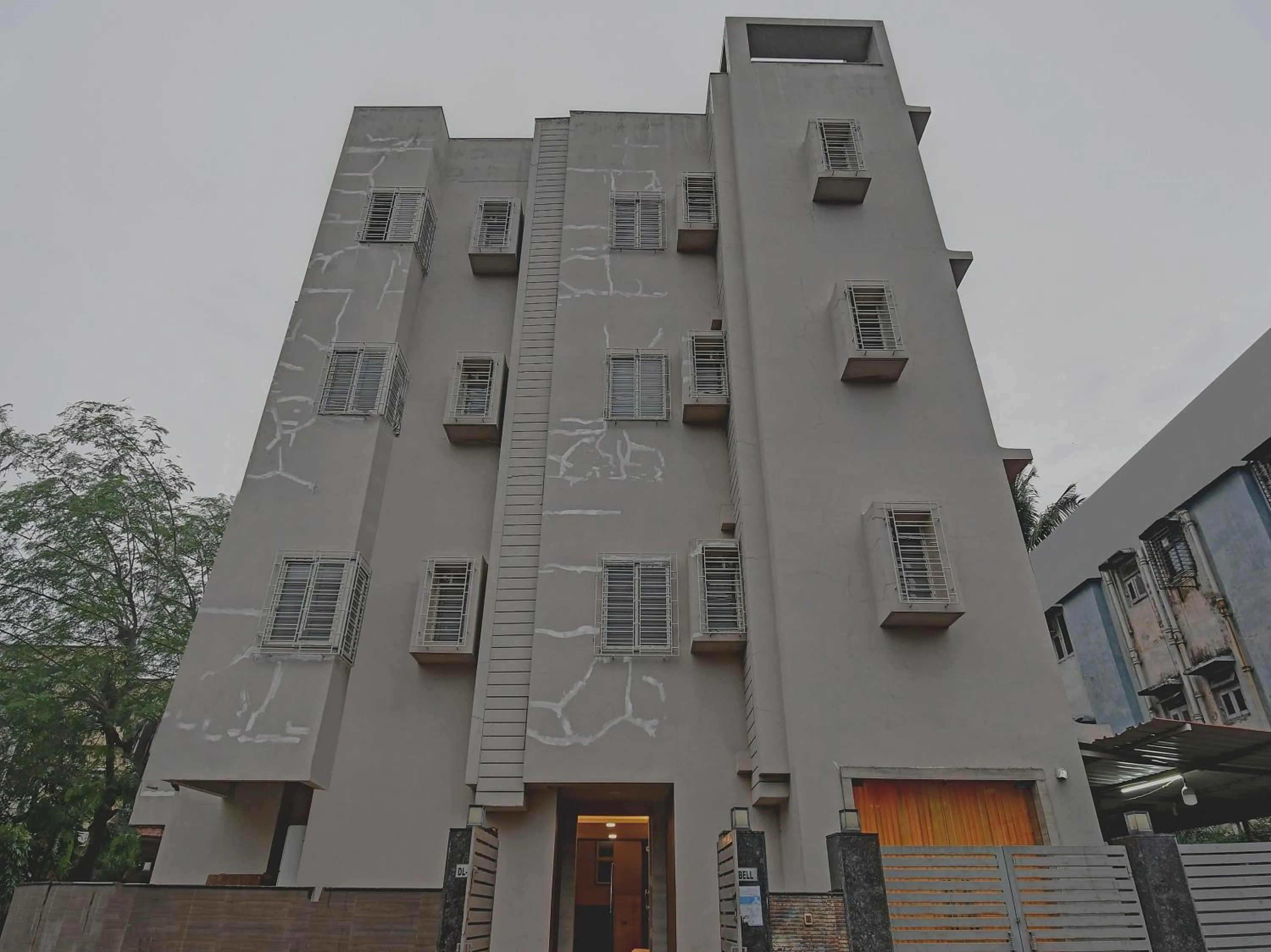 Facade/entrance in Super Townhouse Hotel All In One Near City Centre Salt Lake