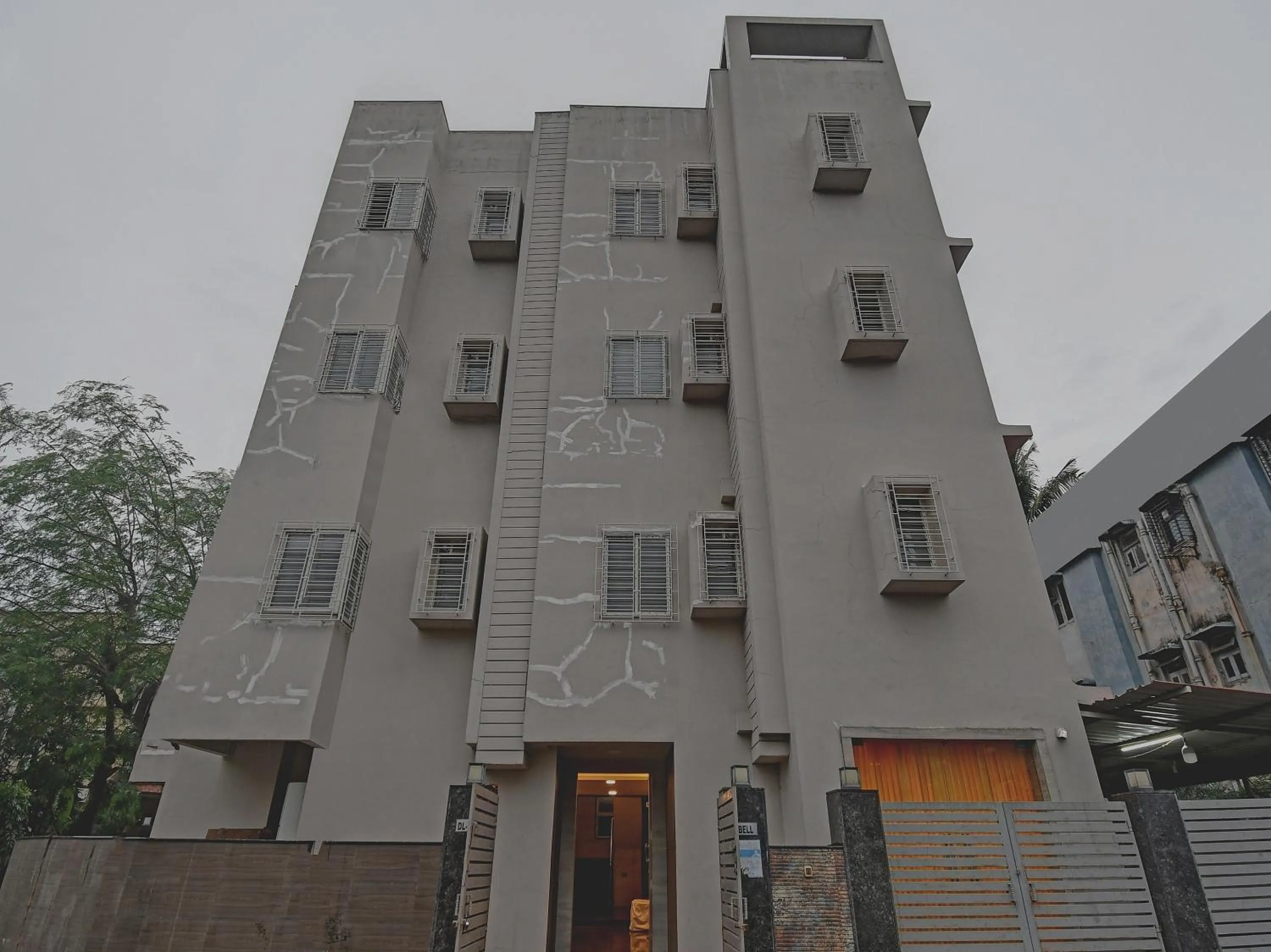 Facade/entrance in Super Townhouse Hotel All In One Near City Centre Salt Lake