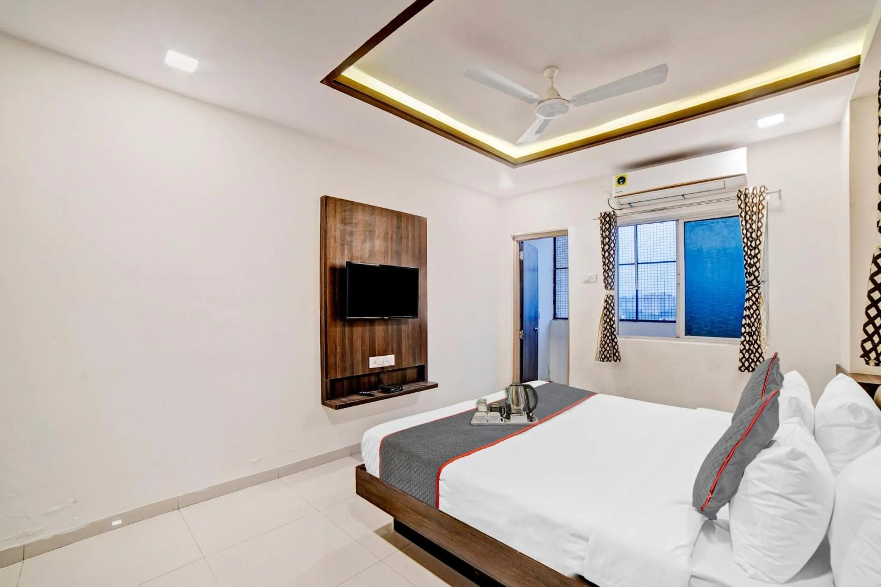 Bedroom, Bed in Super Townhouse Tulip