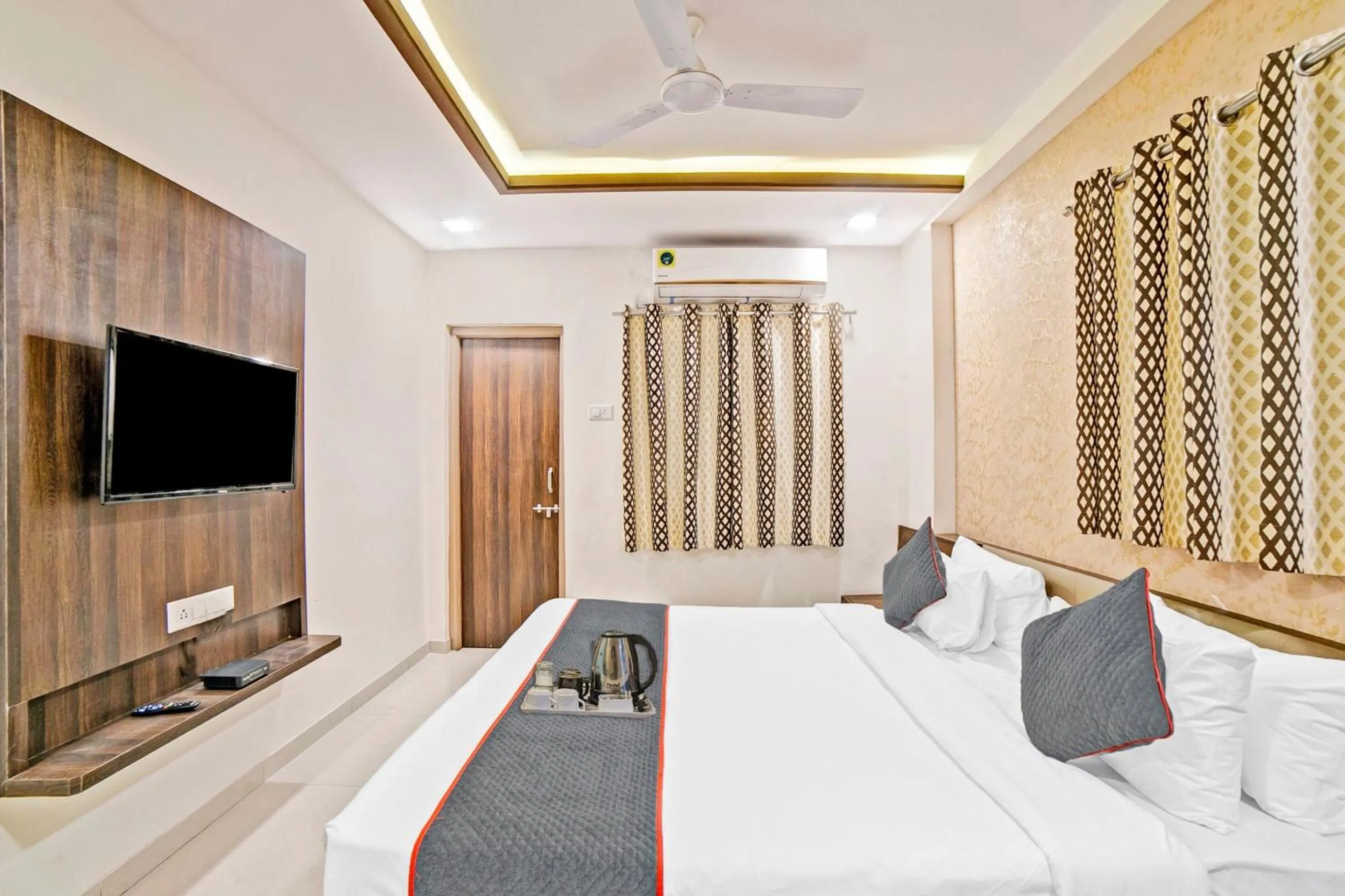 Bedroom, Bed in Super Townhouse Tulip