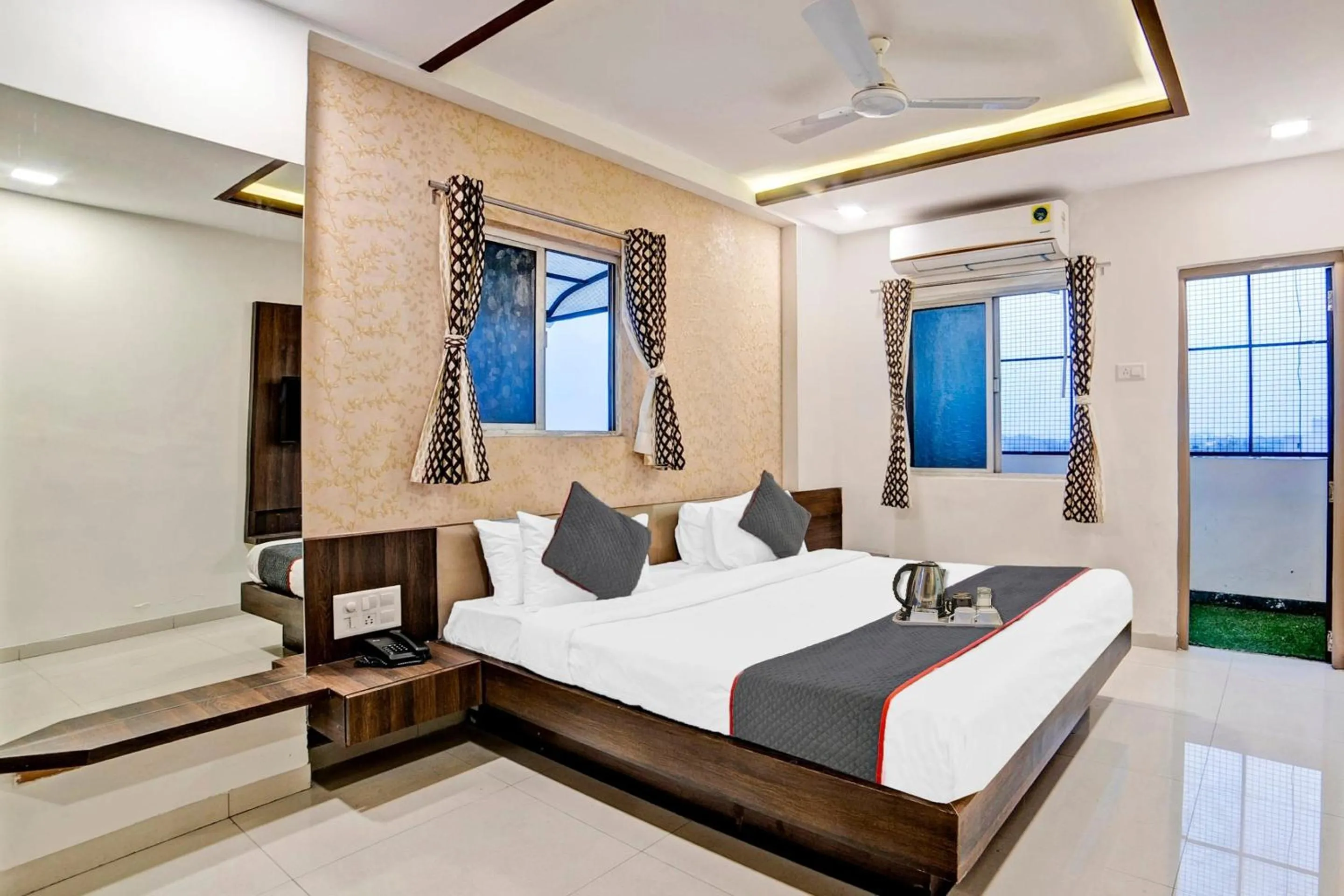 Super Townhouse Tulip