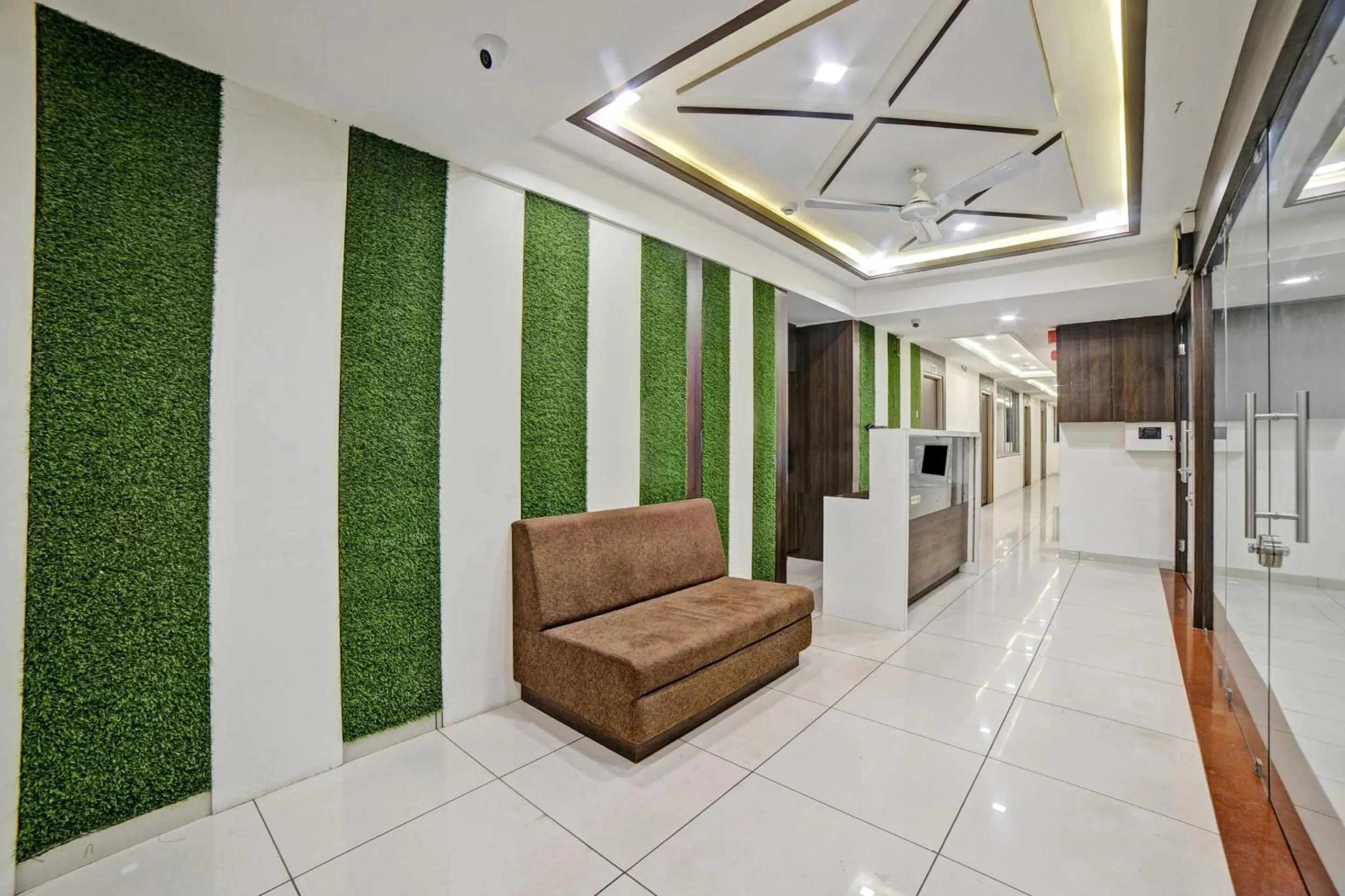 Lobby or reception in Super Townhouse Tulip