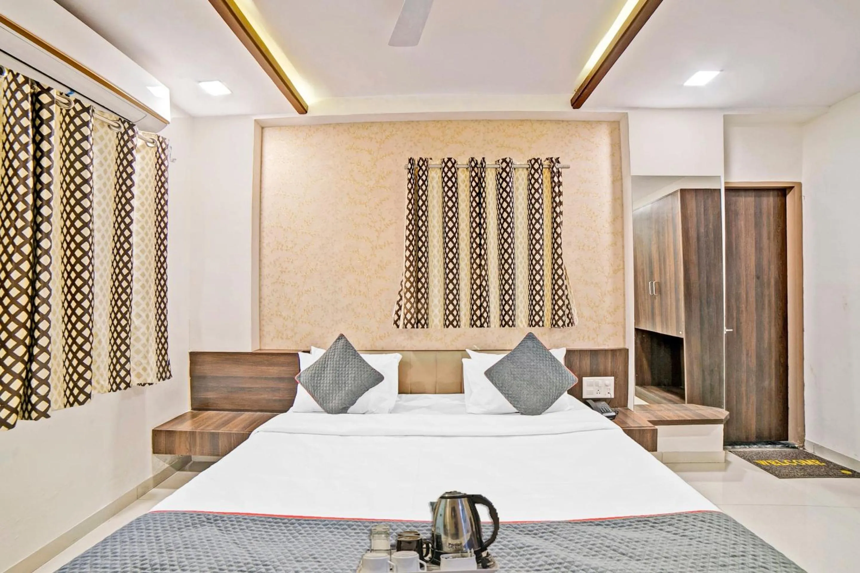 Bedroom, Bed in Super Townhouse Tulip