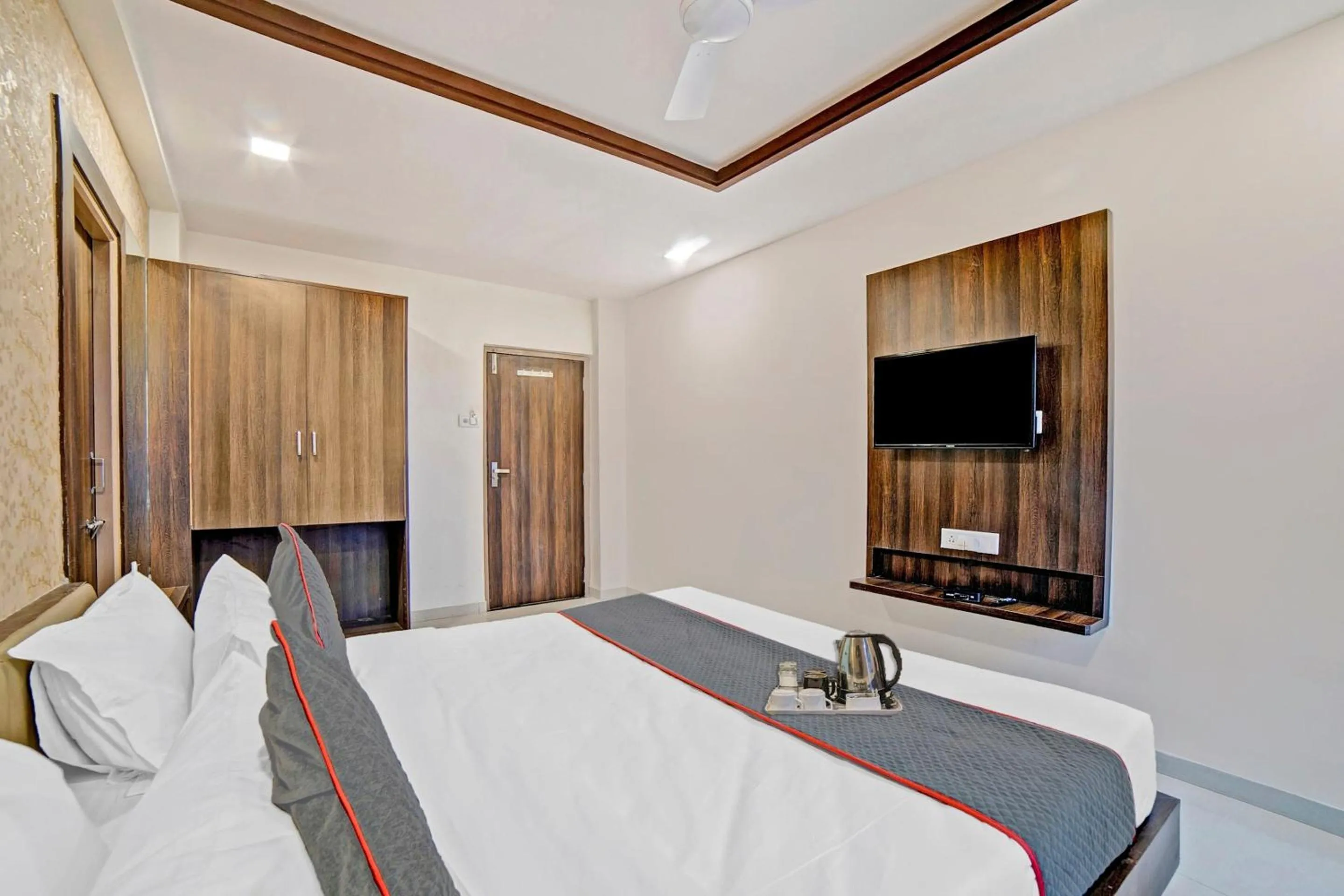 Classic Triple Room - single occupancy in Super Townhouse Tulip