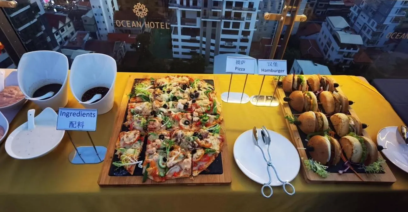 Restaurant/places to eat in OCEAN HOTEL