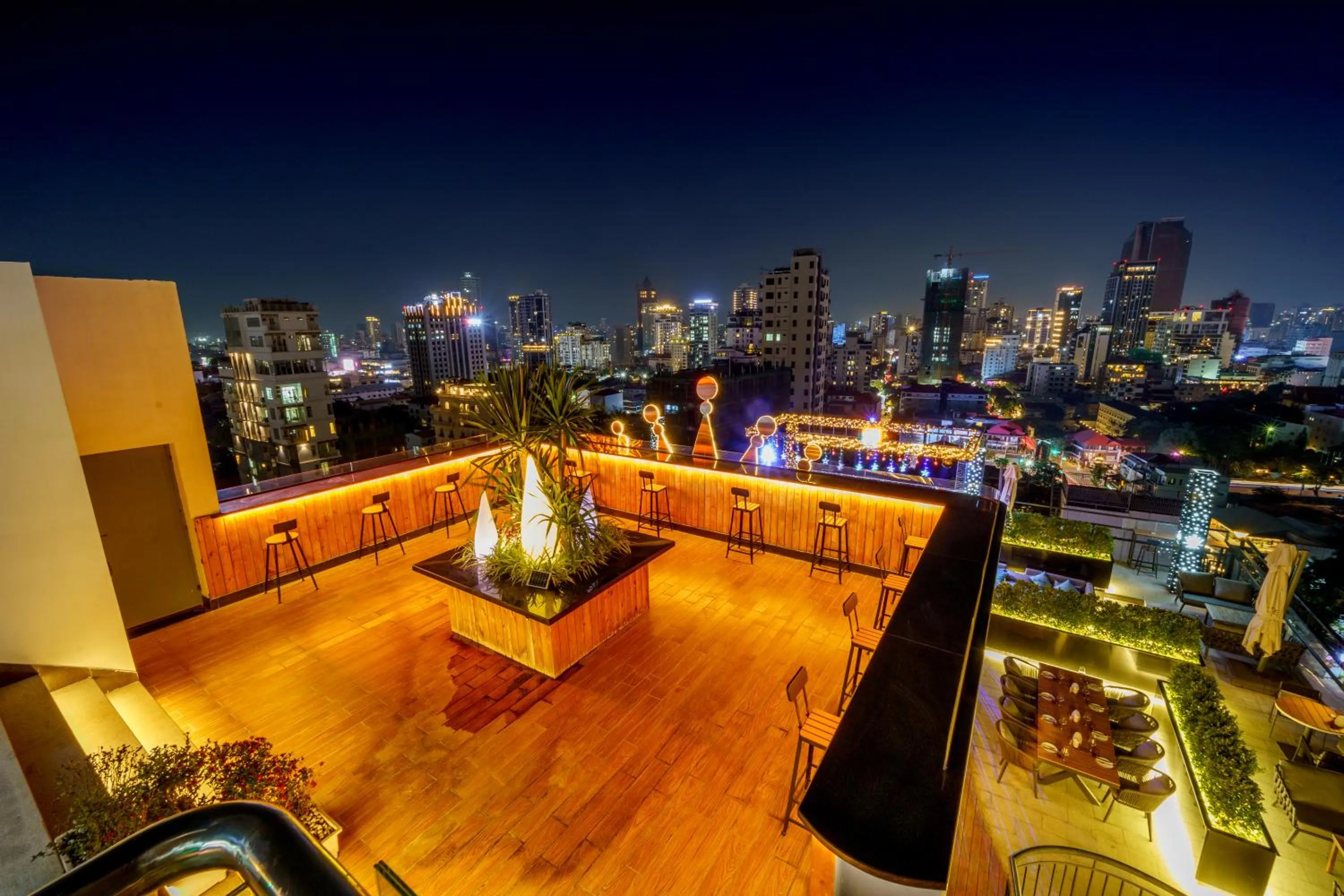 Restaurant/places to eat in OCEAN HOTEL