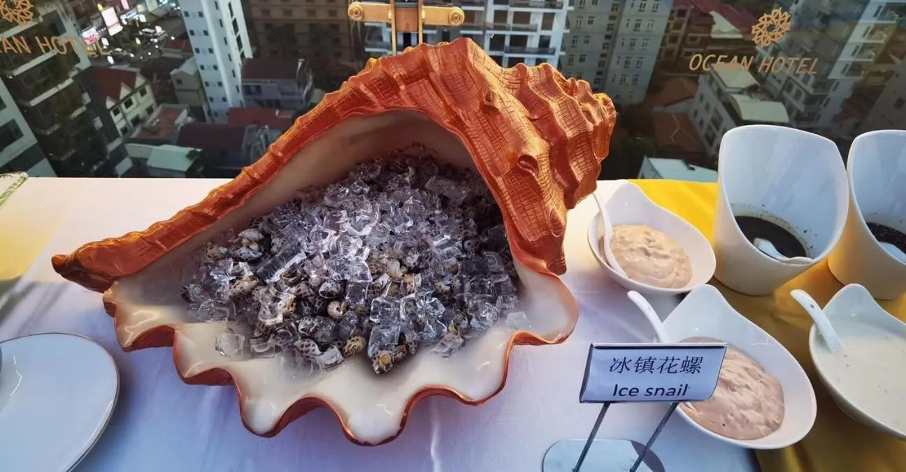 Restaurant/places to eat in OCEAN HOTEL