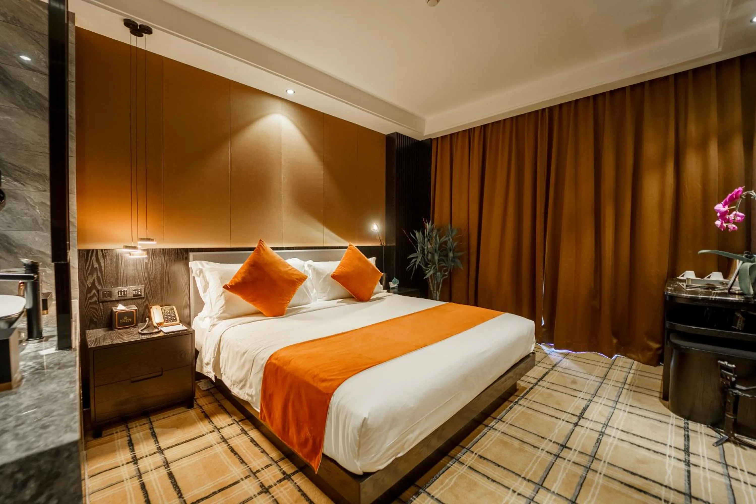 Bathroom, Bed in OCEAN HOTEL