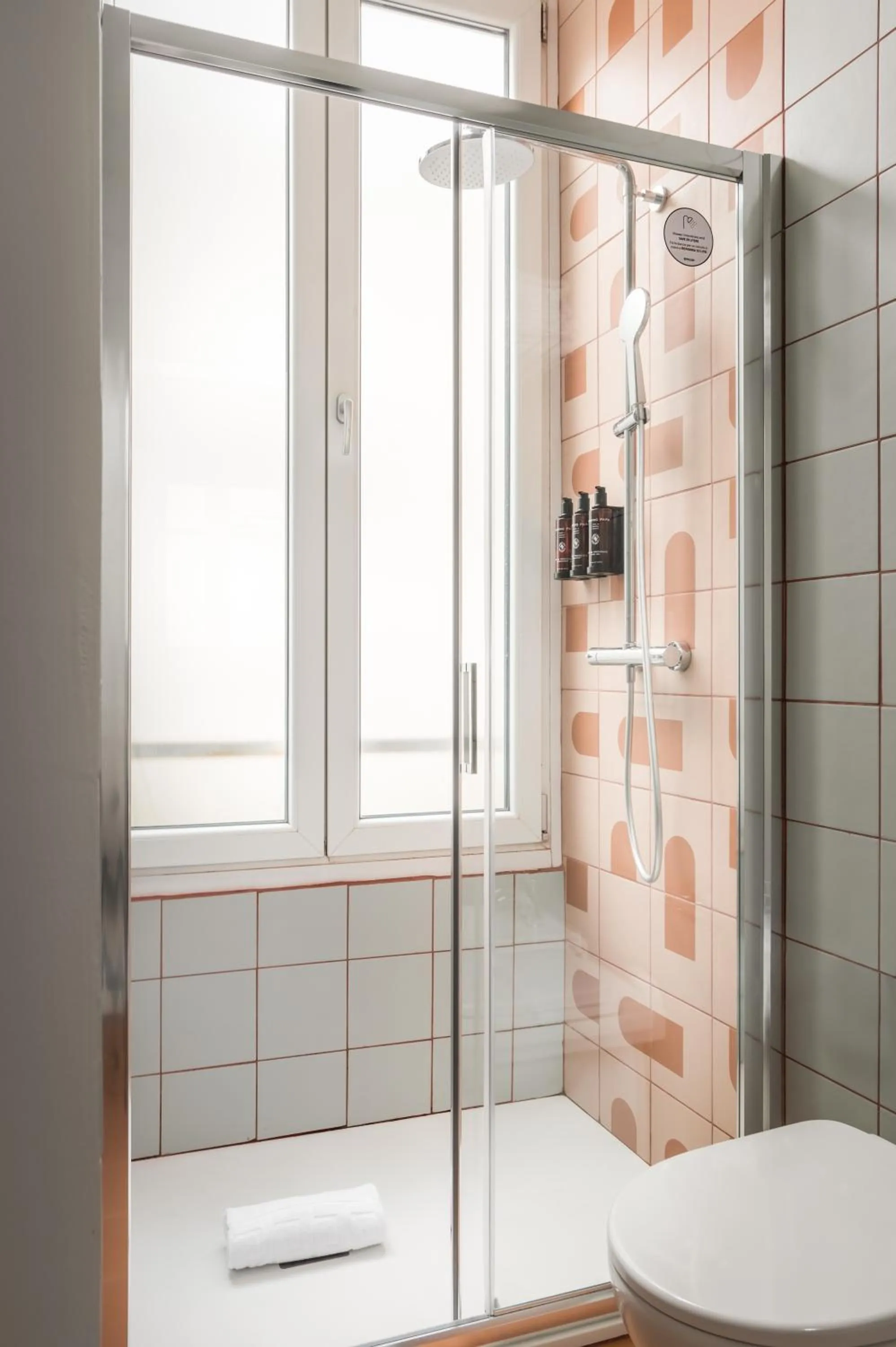 Shower in BYPILLOW Goldoni