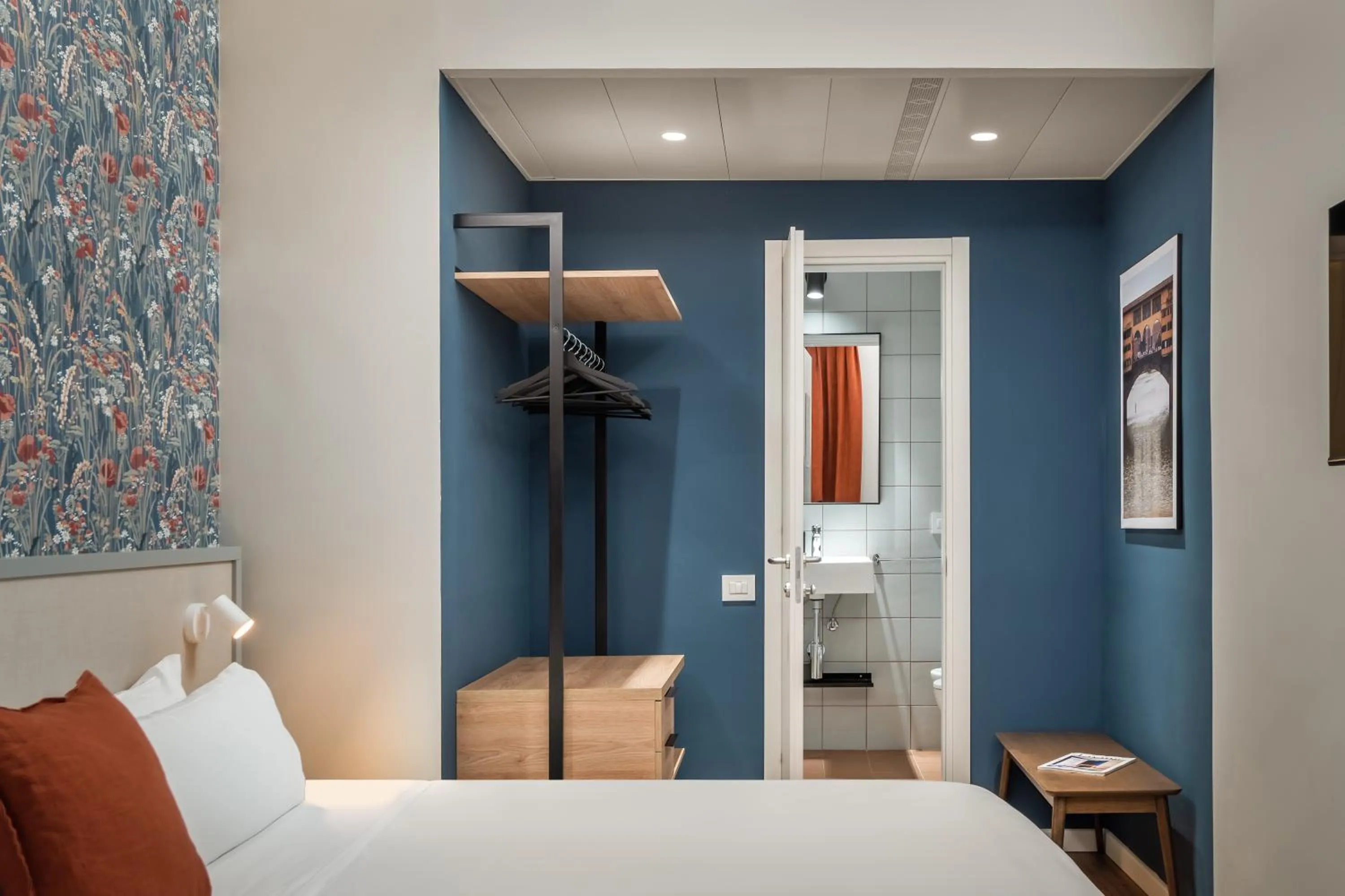 Toilet, Bed in BYPILLOW Goldoni