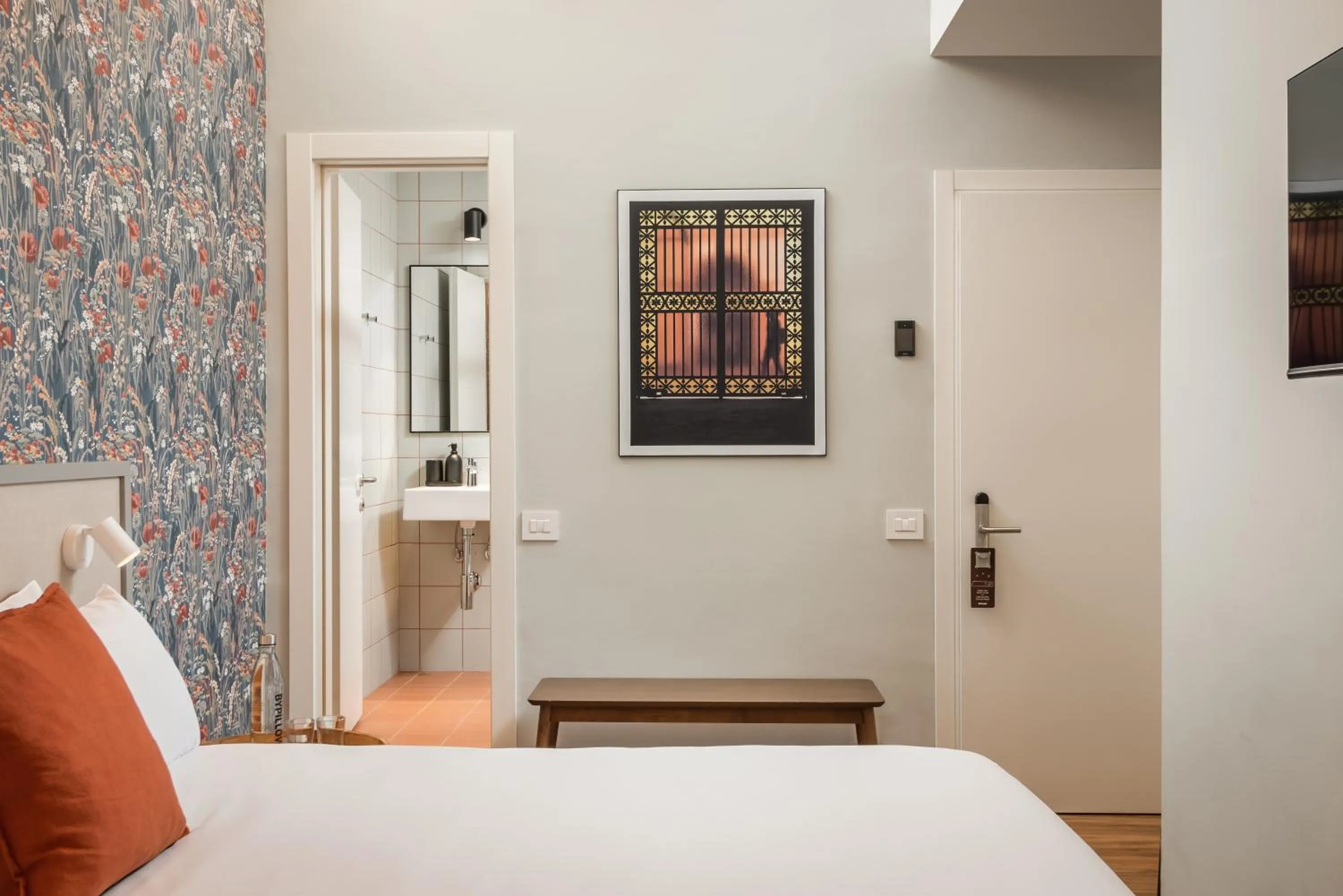 Toilet, Bed in BYPILLOW Goldoni