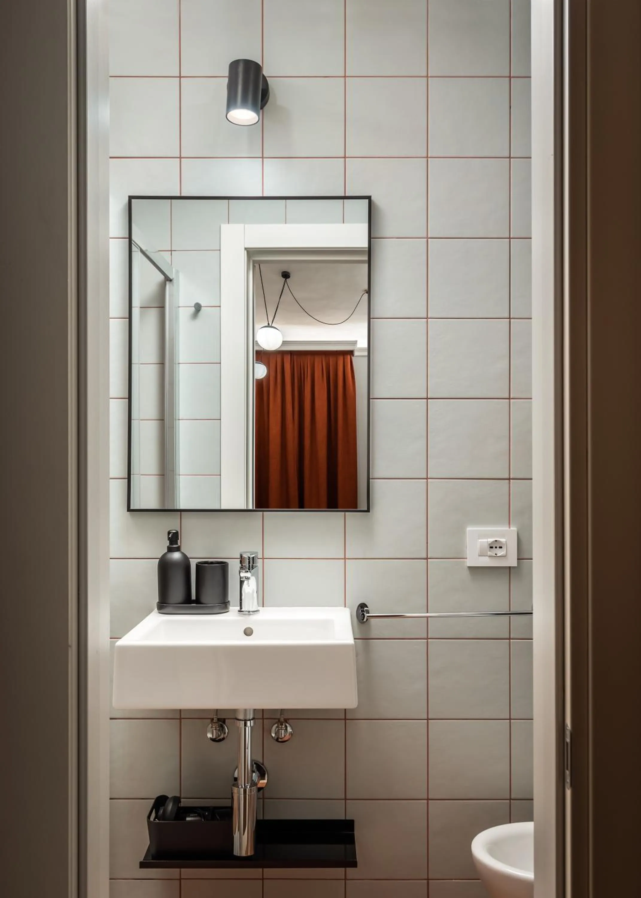 Shower in BYPILLOW Goldoni