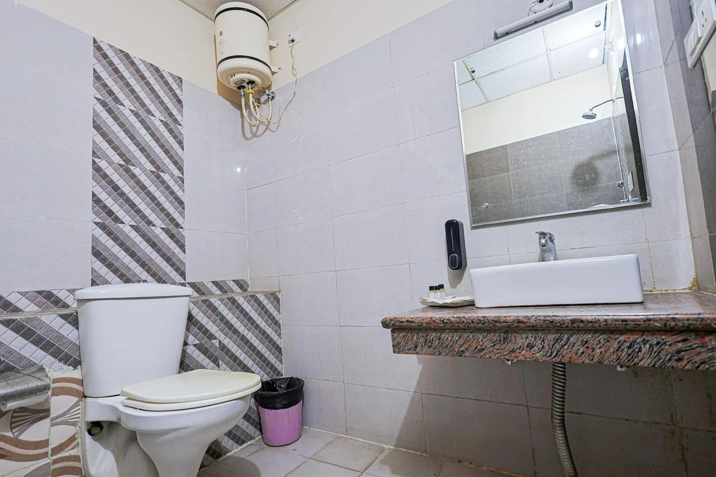 Hotel The Leaf - Gomti Nagar Lucknow