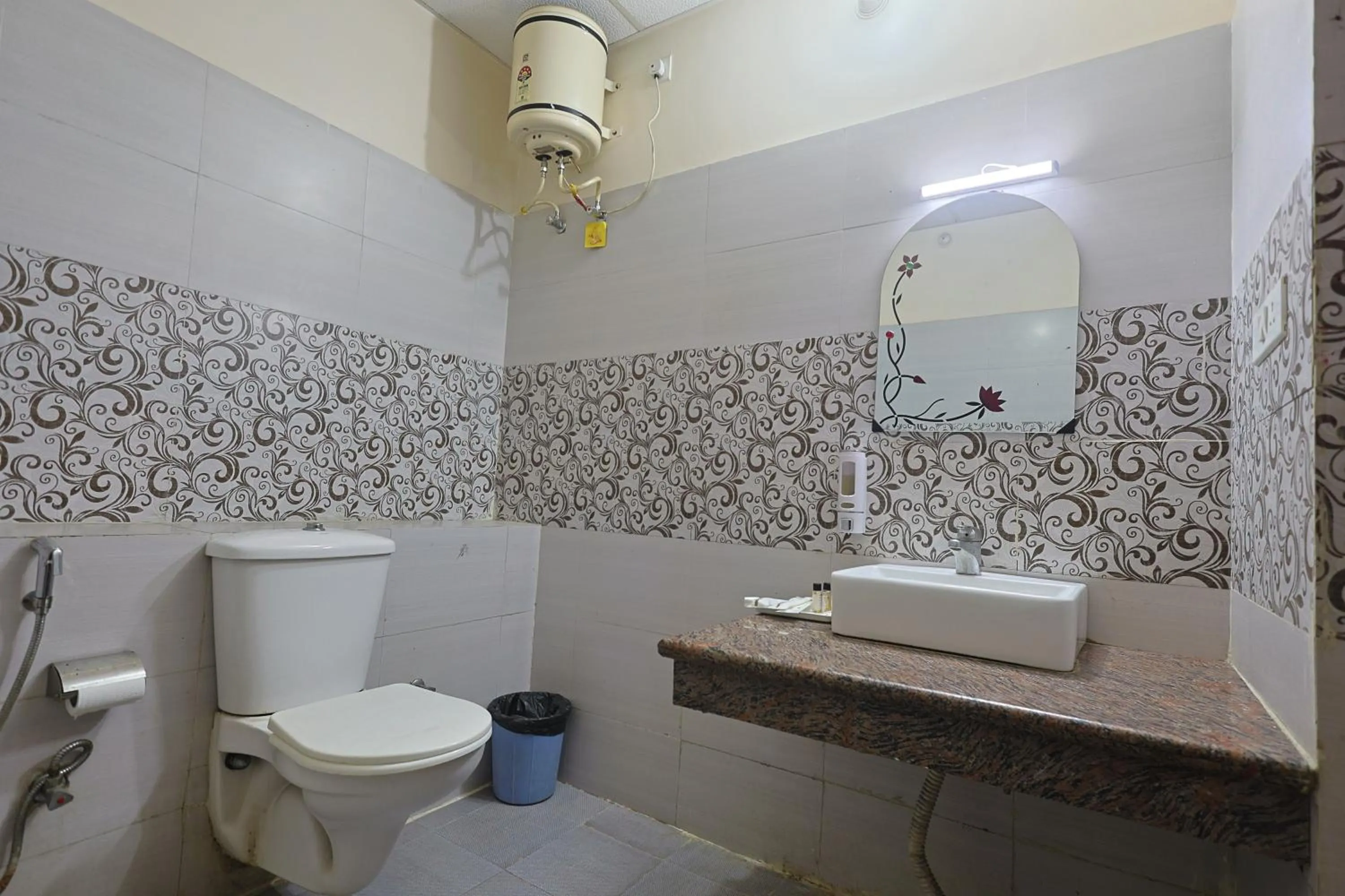 Hotel The Leaf - Gomti Nagar Lucknow