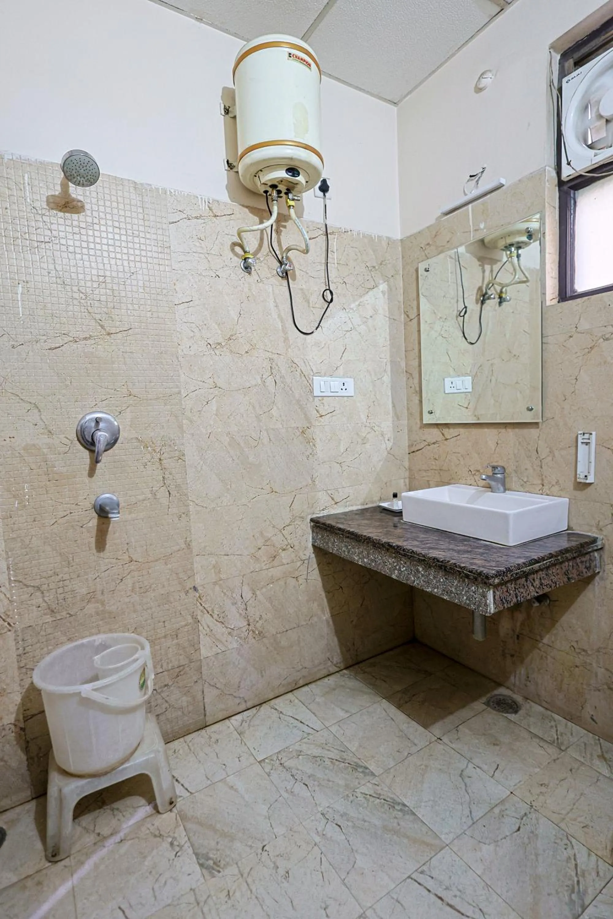 Hotel The Leaf - Gomti Nagar Lucknow