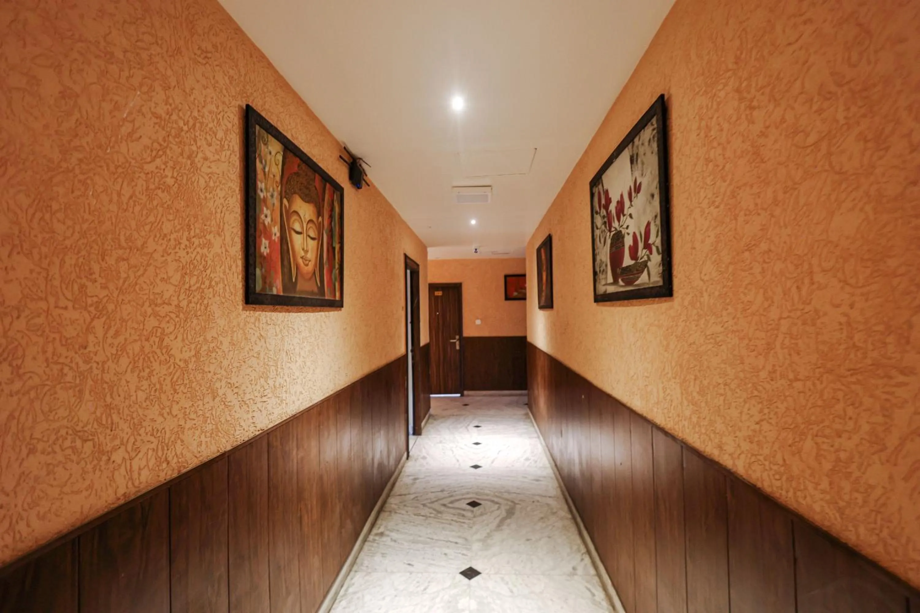 Hotel The Leaf - Gomti Nagar Lucknow