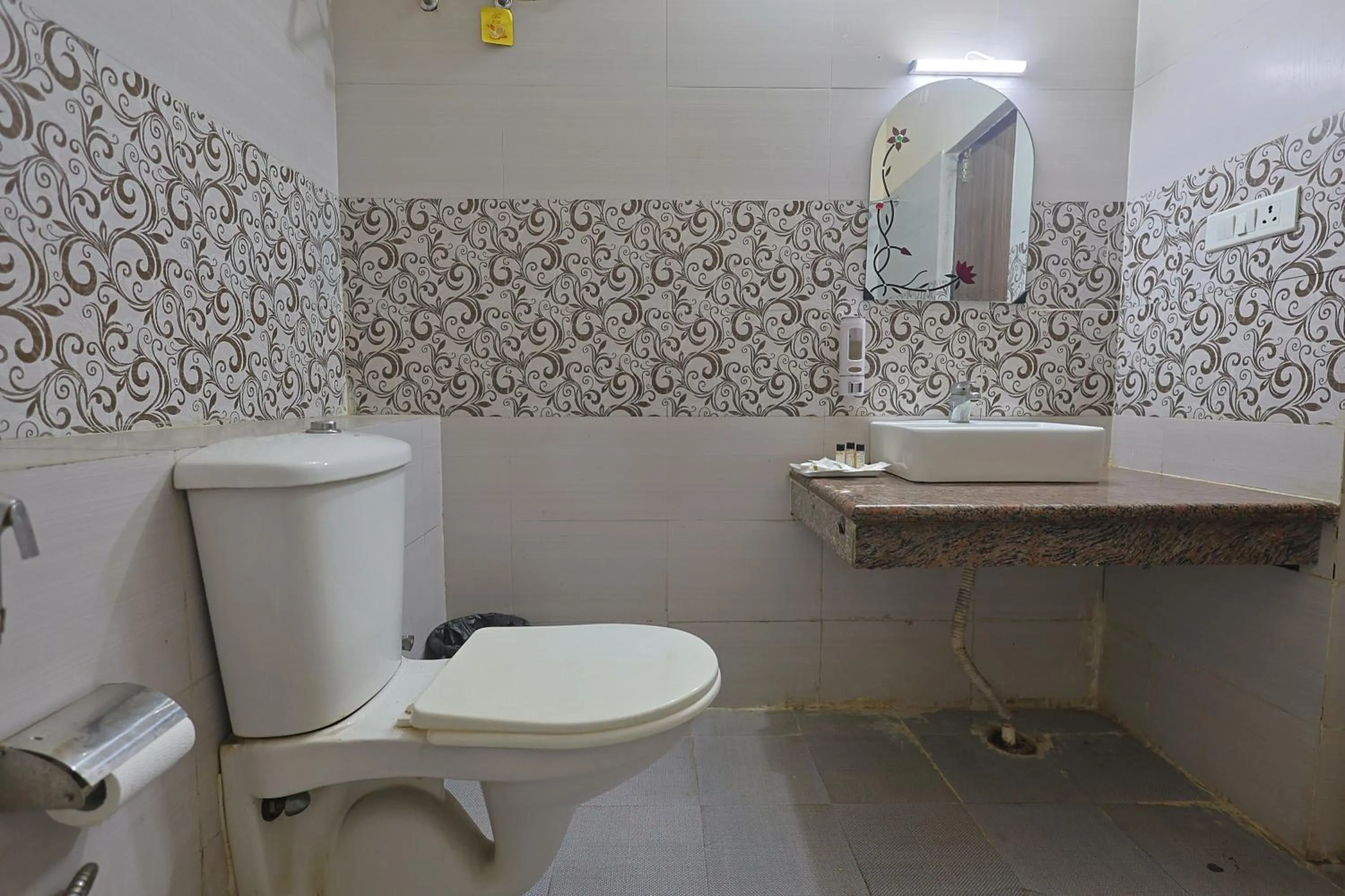 Hotel The Leaf - Gomti Nagar Lucknow