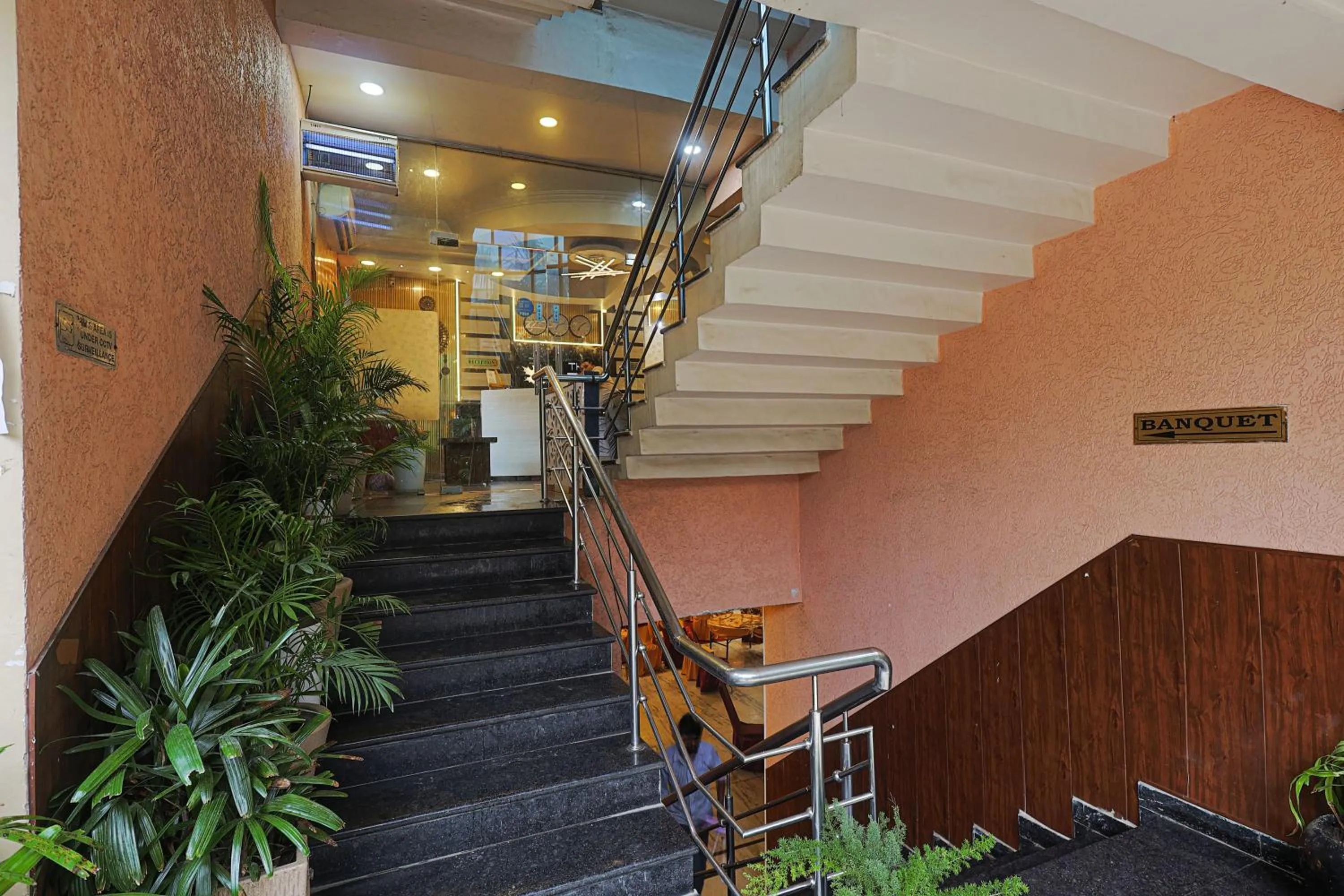 Hotel The Leaf - Gomti Nagar Lucknow