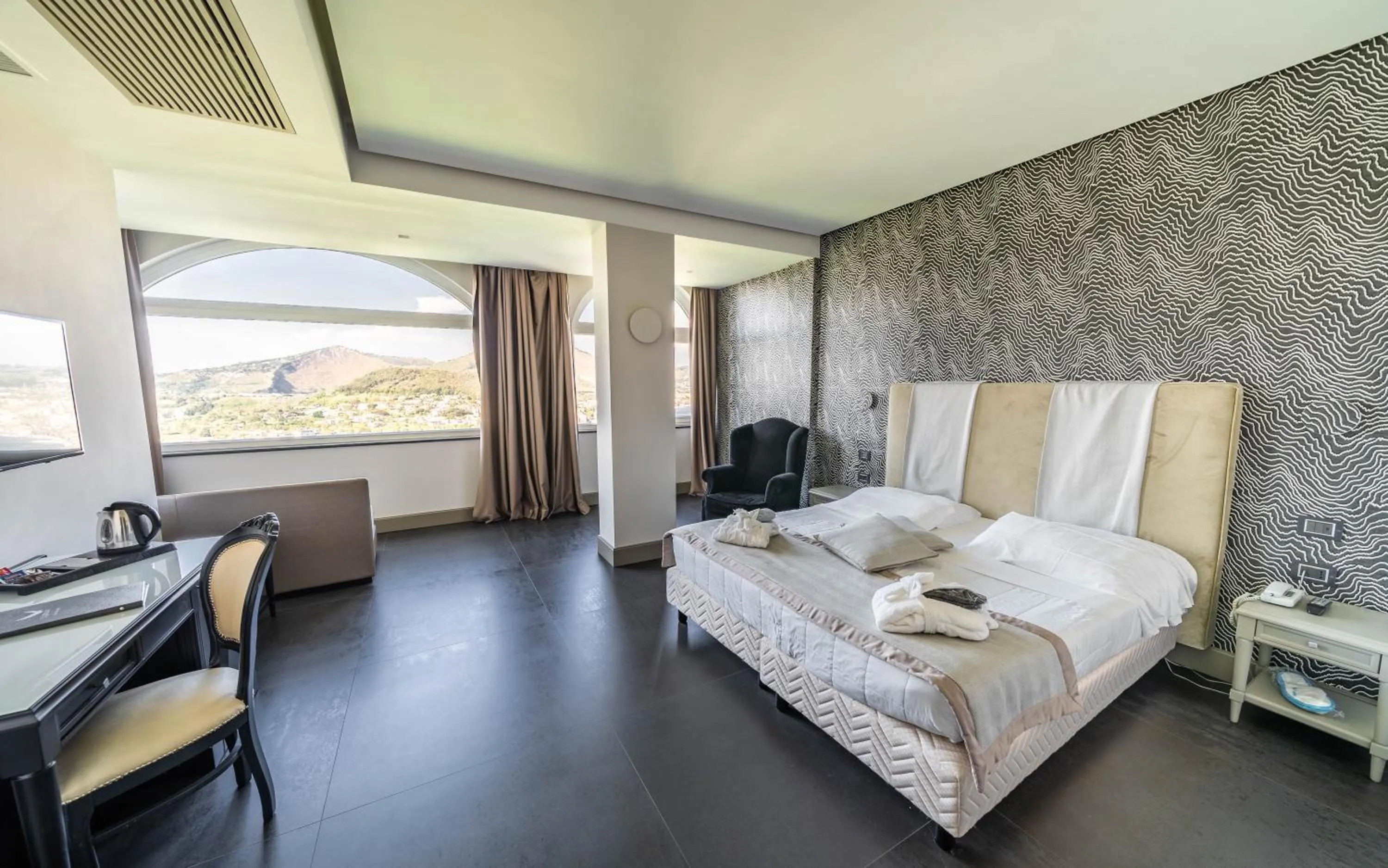 Bed in Hotel Il Gabbiano