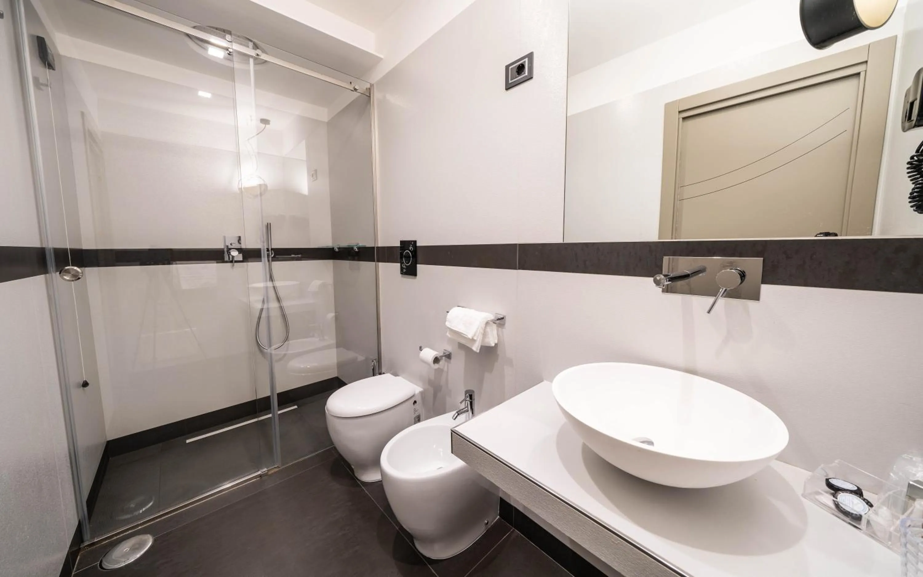 Shower in Hotel Il Gabbiano