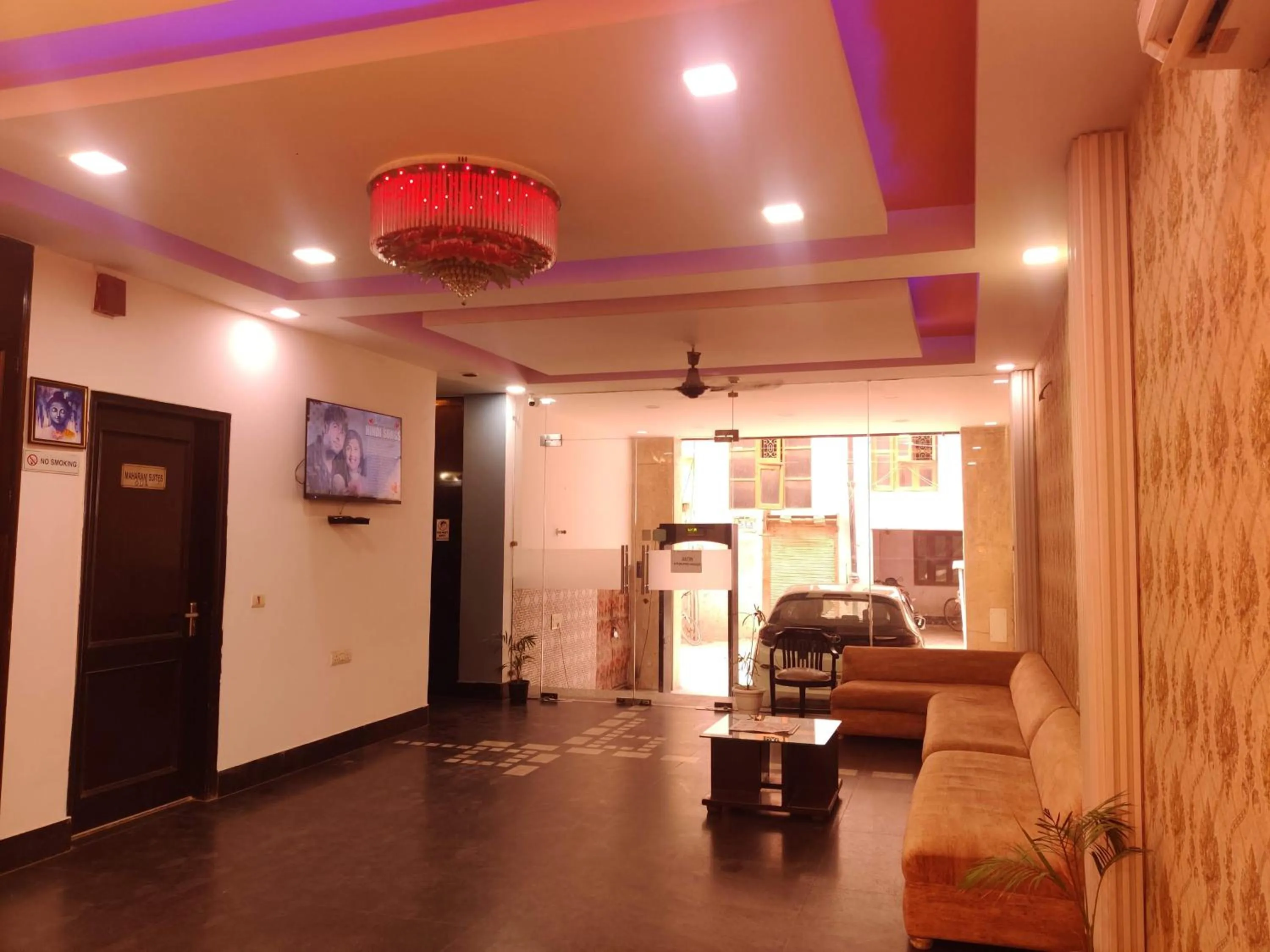 Seating area in Hotel Delhi Airport Plaza IGI Airport , Free Airport Pickup