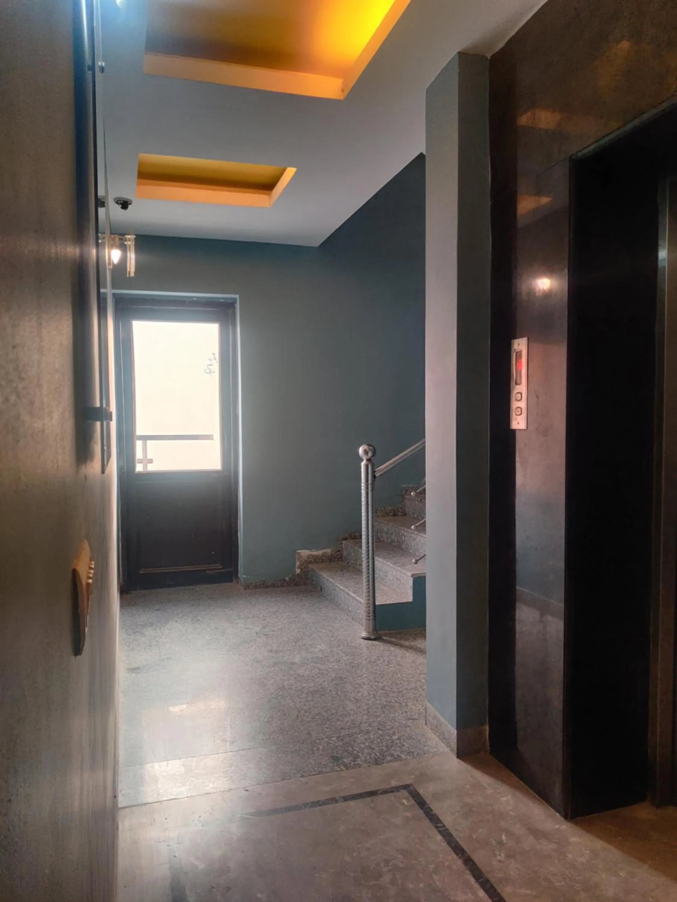 elevator in Hotel Delhi Airport Plaza IGI Airport , Free Airport Pickup